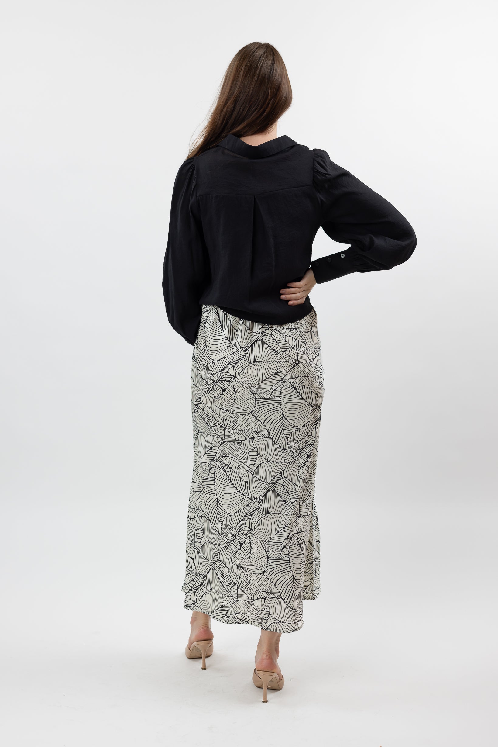 30230306-1-B_W-maxi-skirt