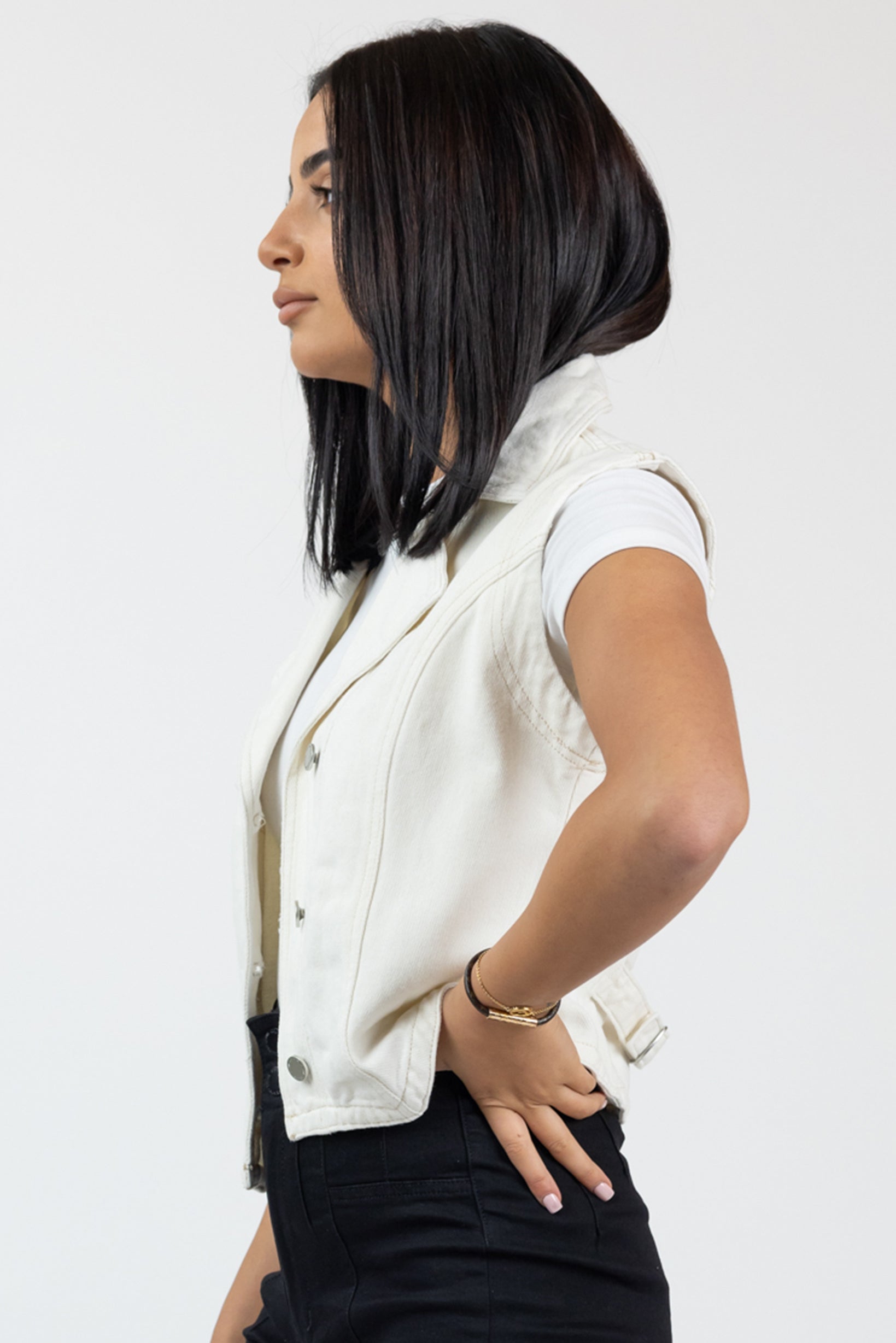 CGJ1637-OWHI-vest-top