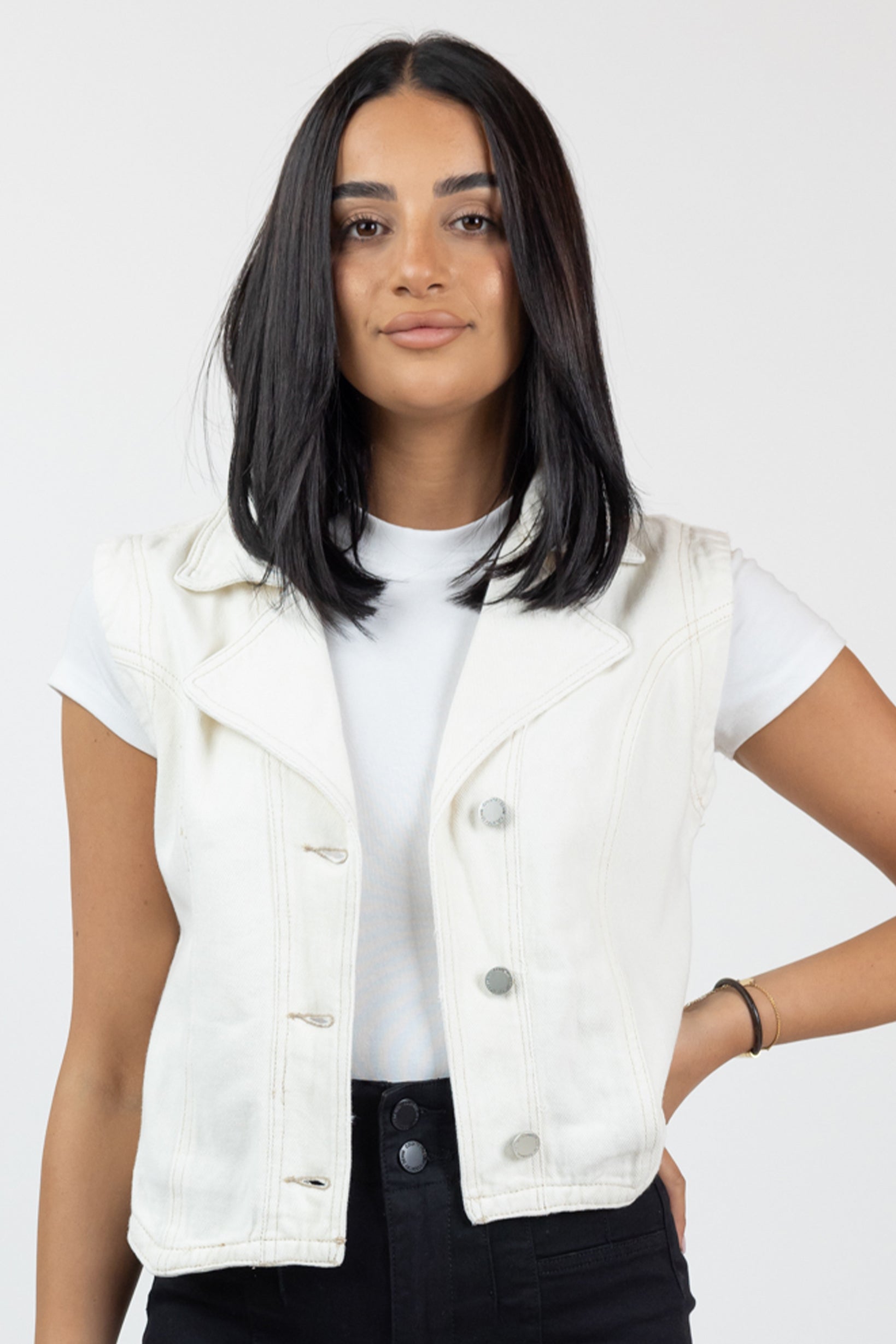 CGJ1637-OWHI-vest-top