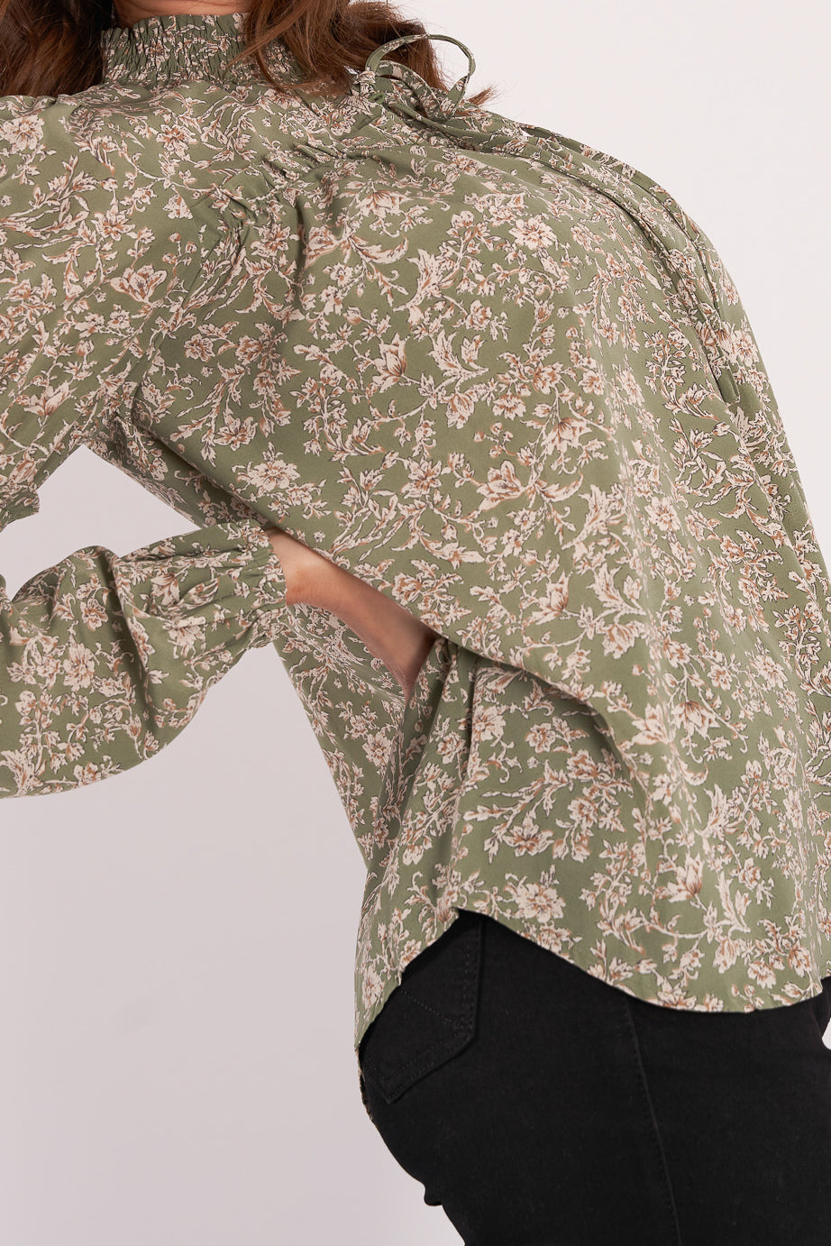 M00166SageFloral-blouse-top