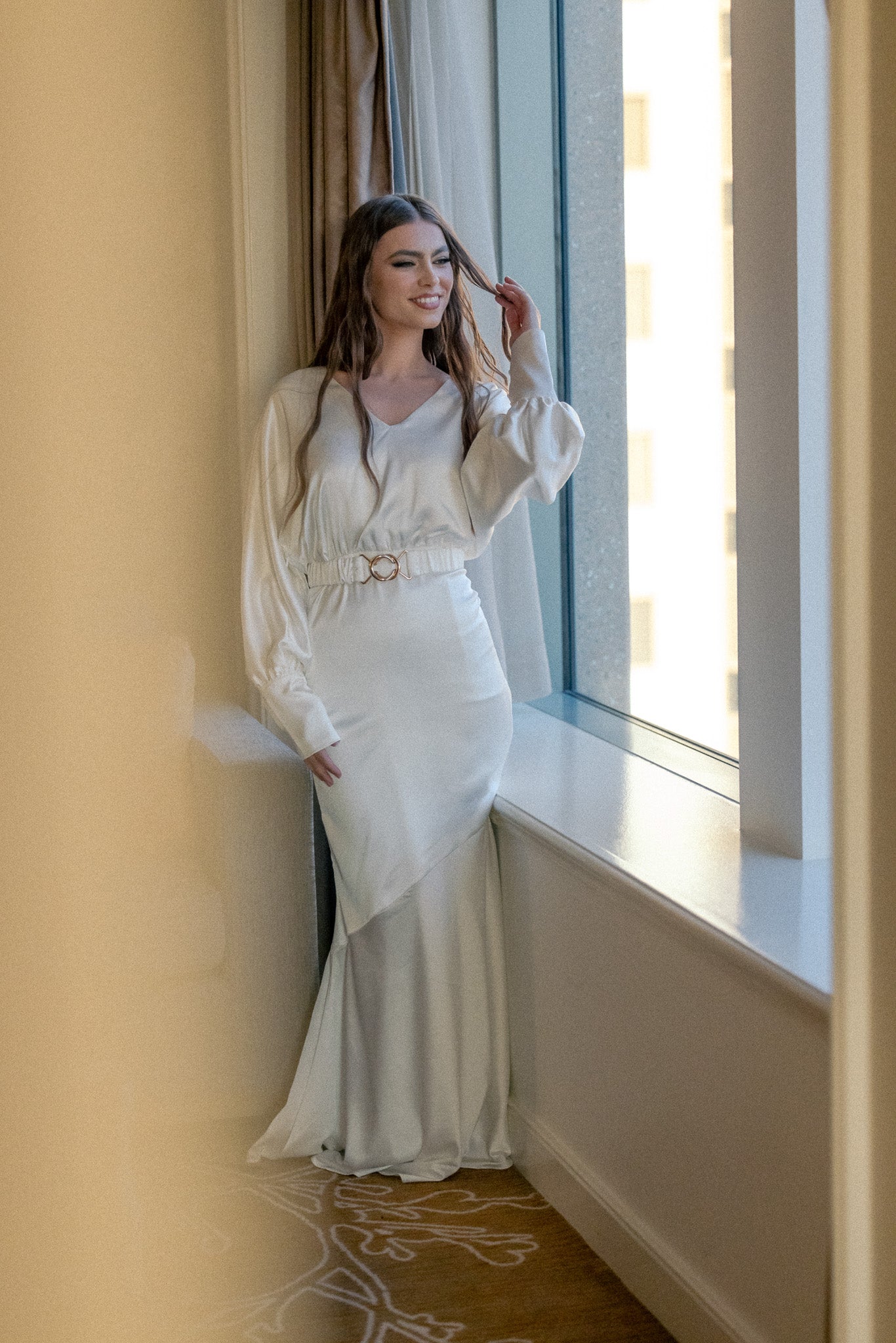 M8233-WHI-dress-abaya-satin