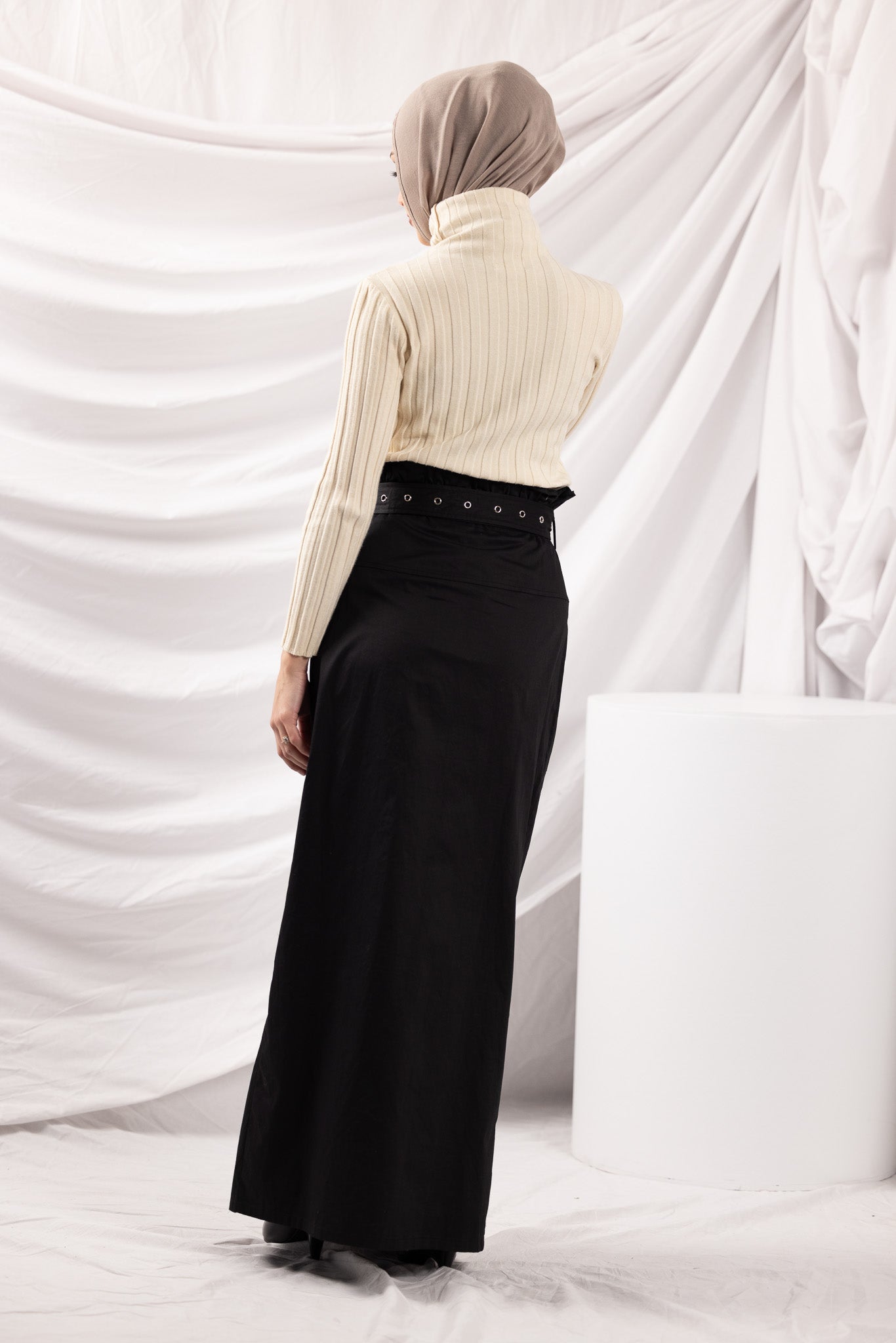 M8270Black-skirt