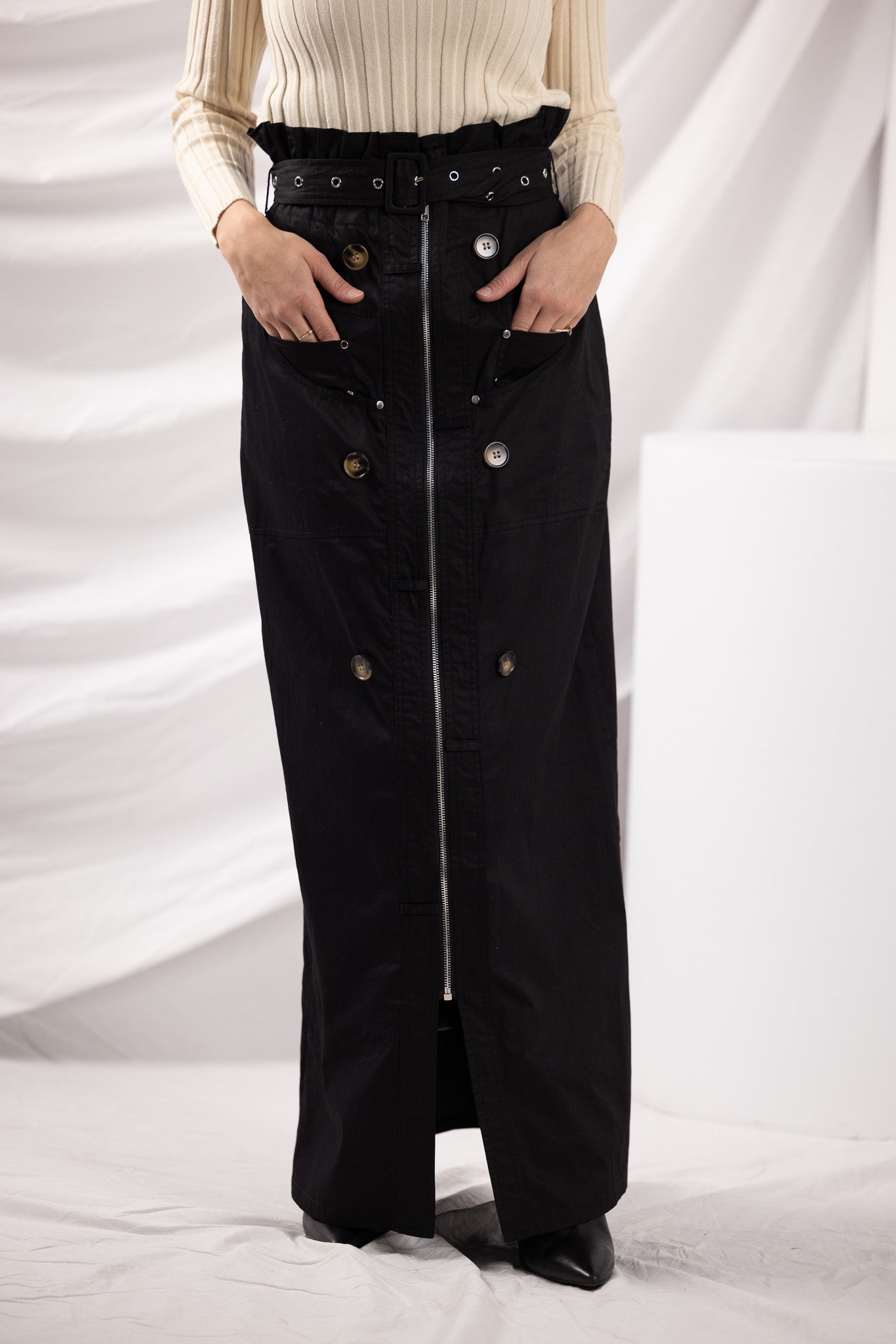 M8270Black-skirt