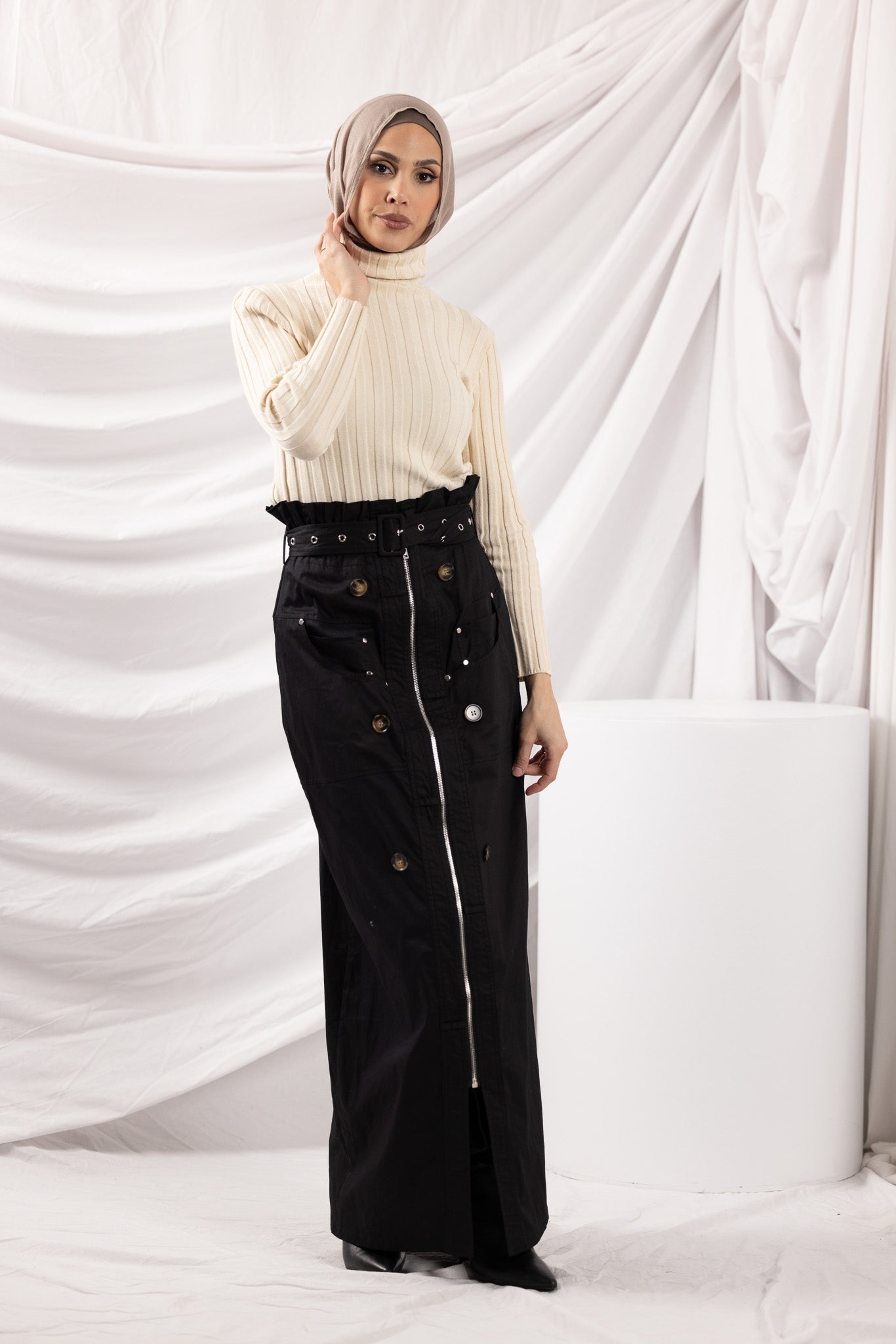 M8270Black-skirt