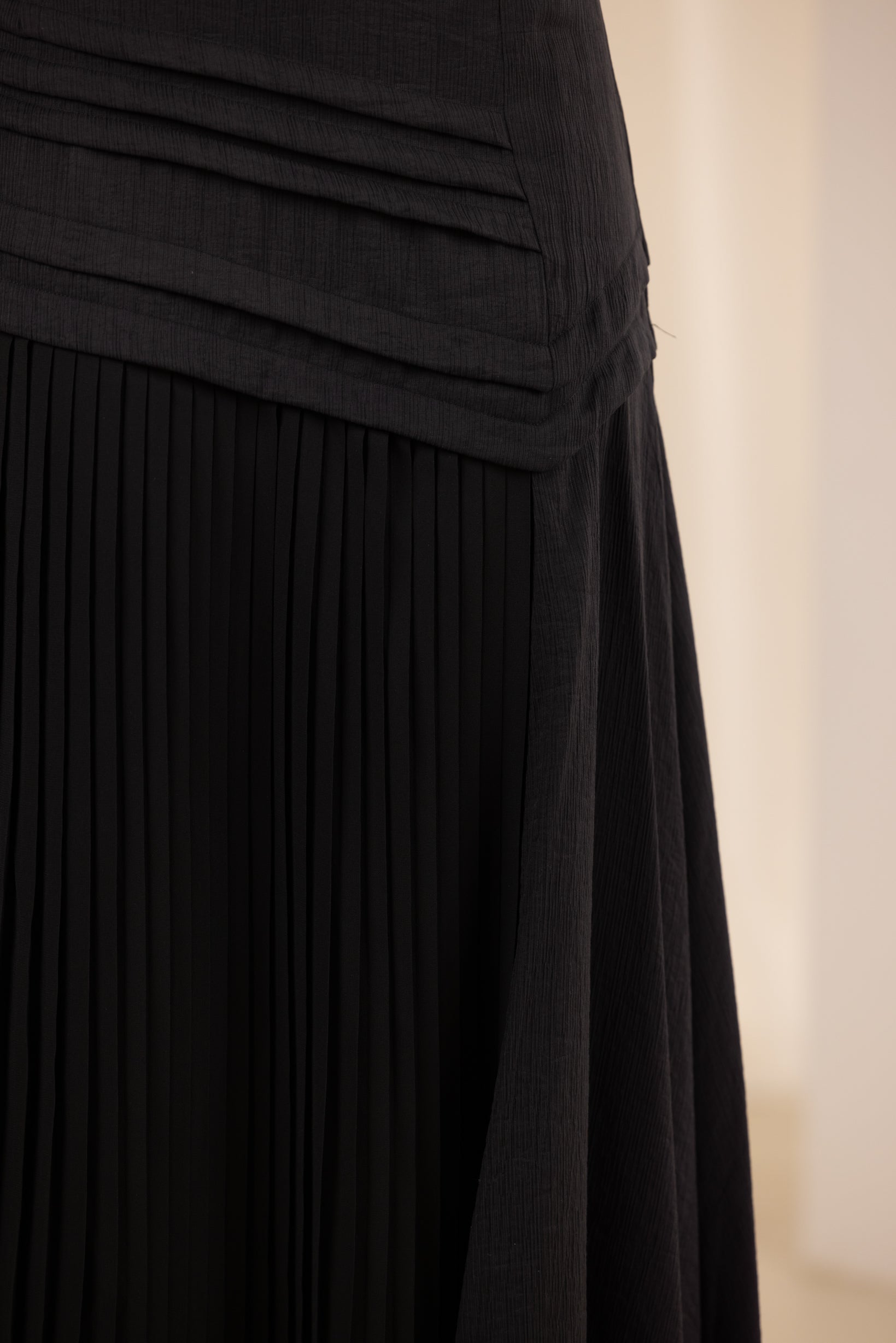 M8283Black-maxi-skirt