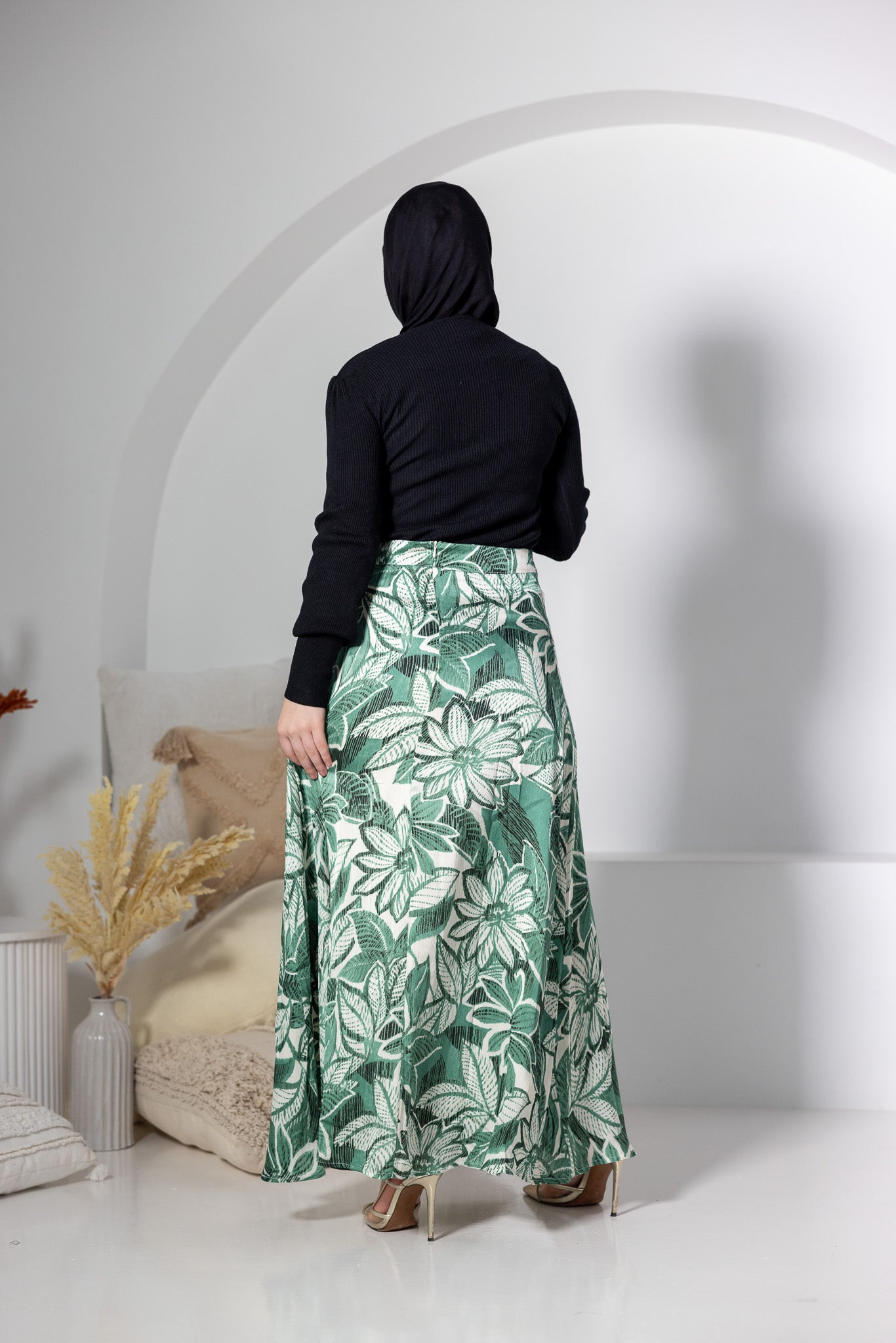 M8338-GRN-skirt-print