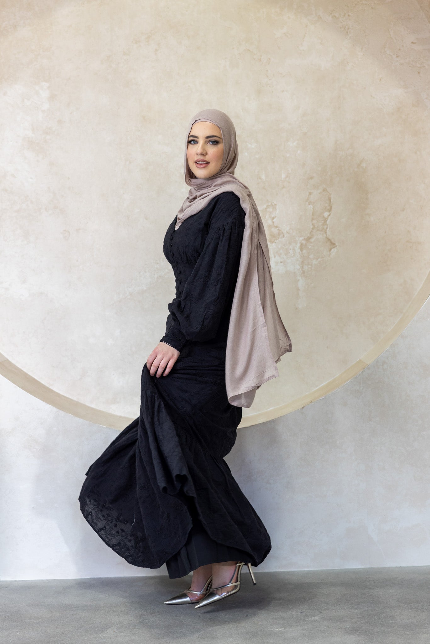 M8343Black-dress-abaya