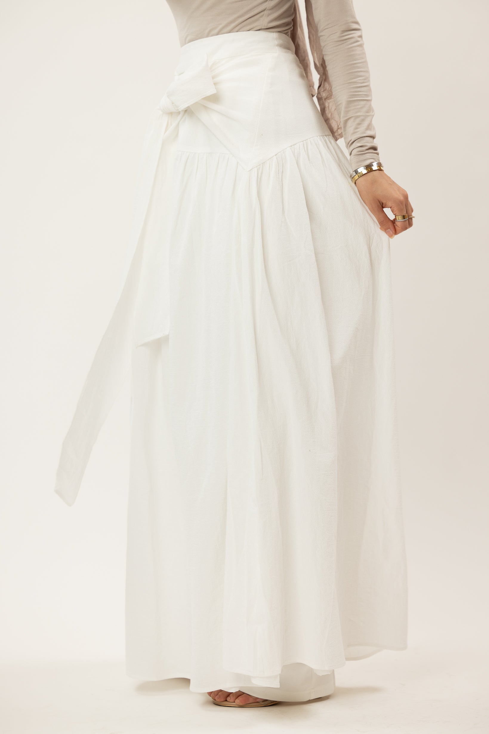 M8481White-skirt
