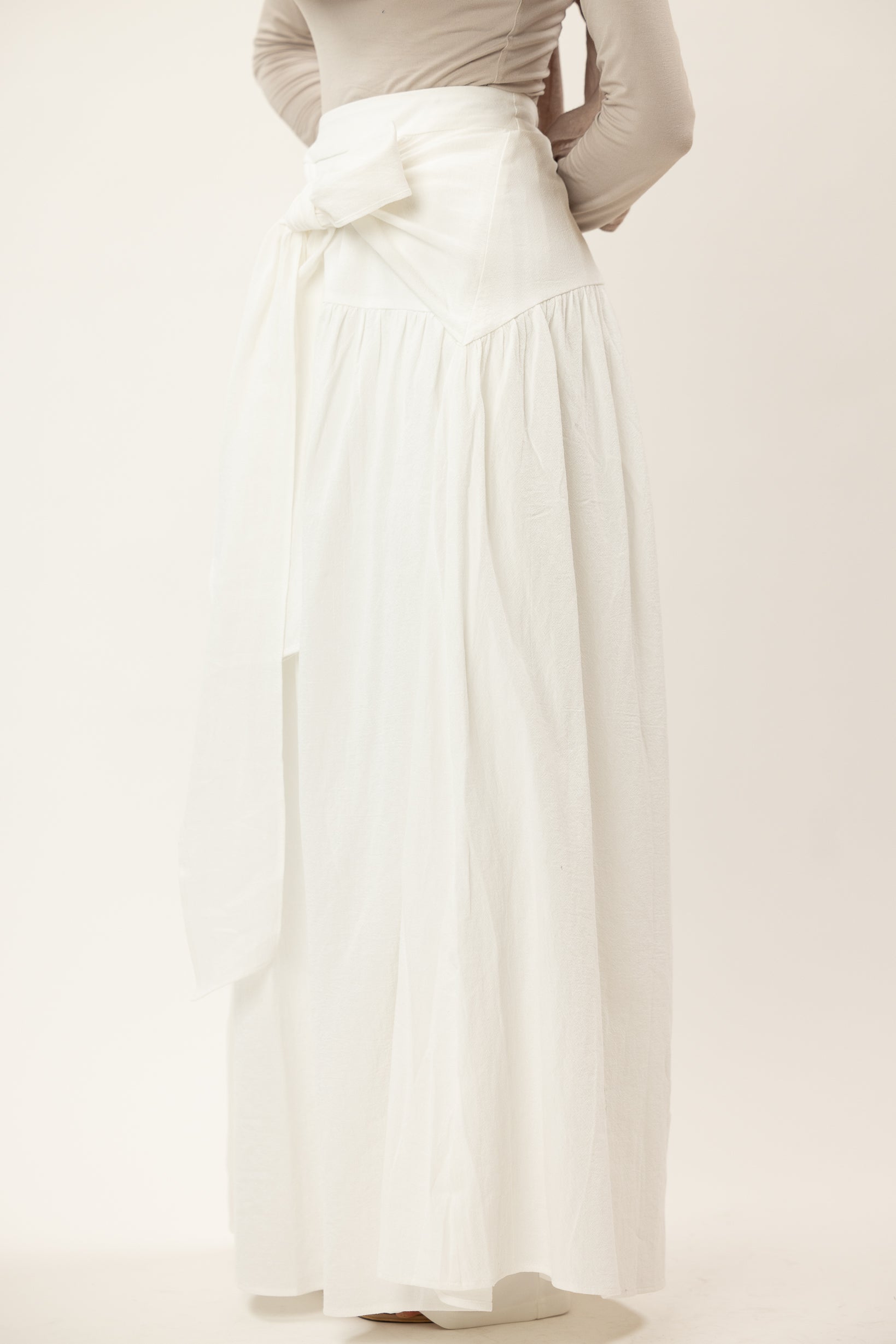 M8481White-skirt