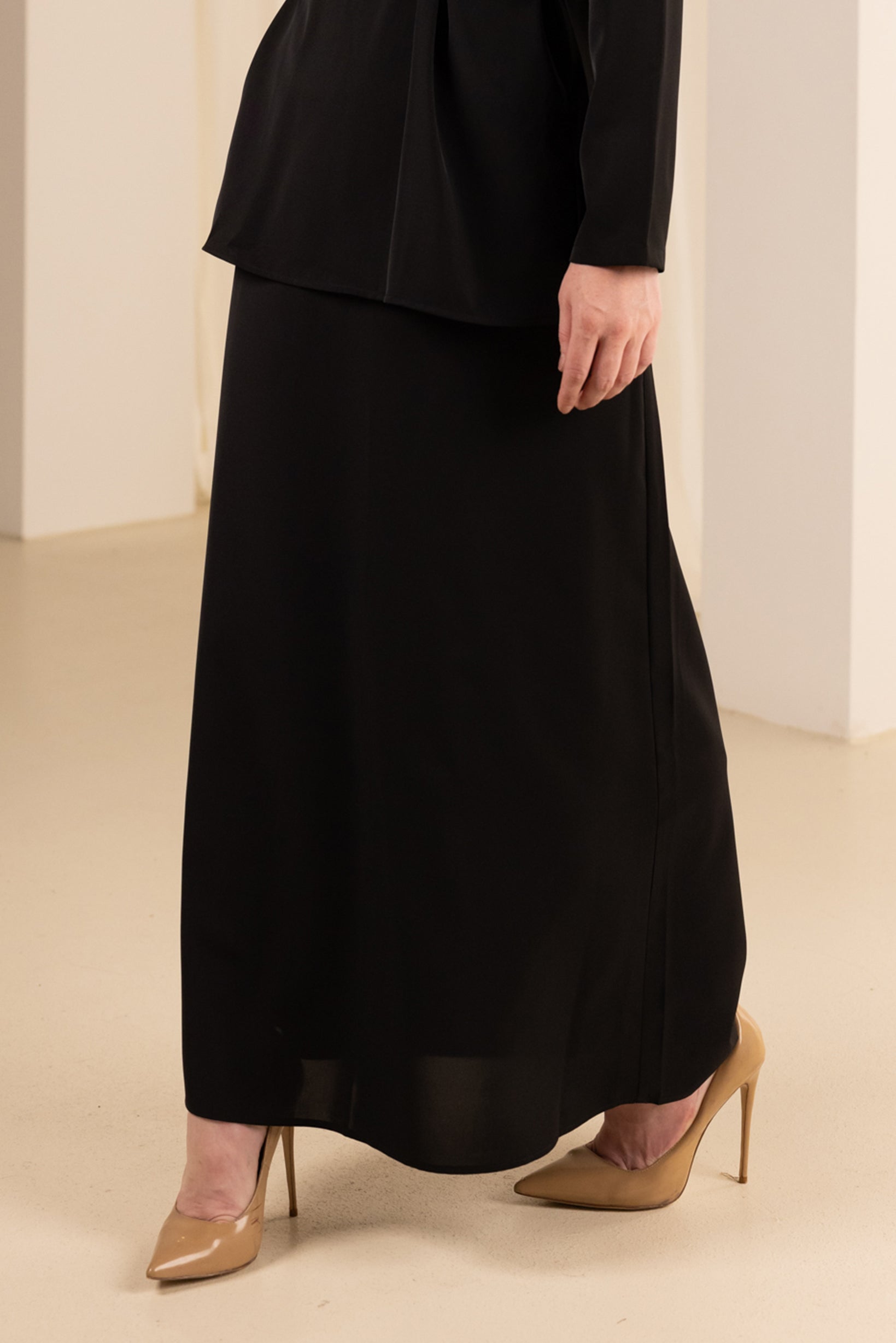 M8539Black-maxi-skirt