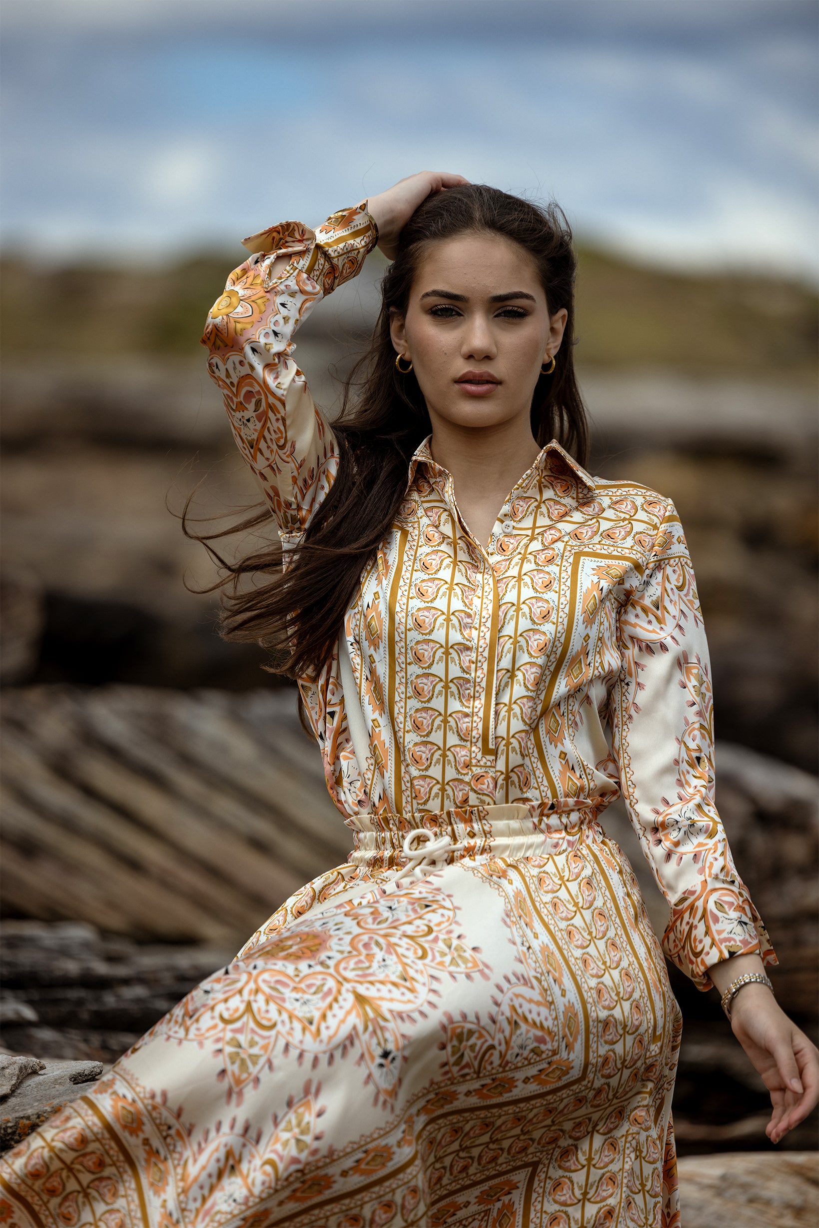 M8566Gold-shirt-print