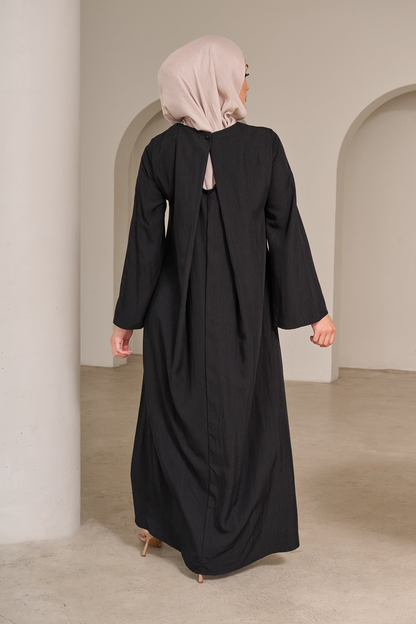 M9557-BLK-abaya