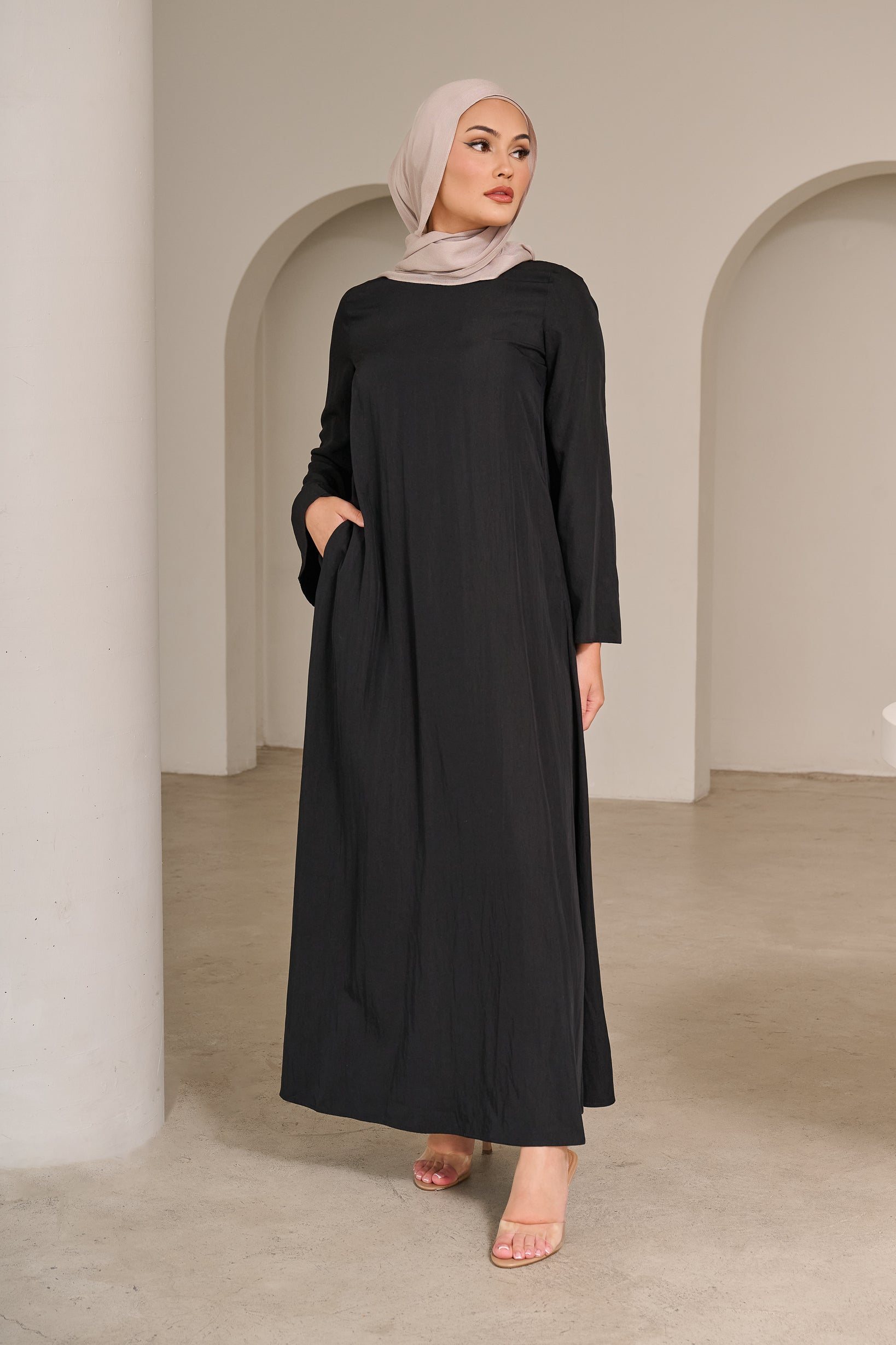 M9557-BLK-abaya