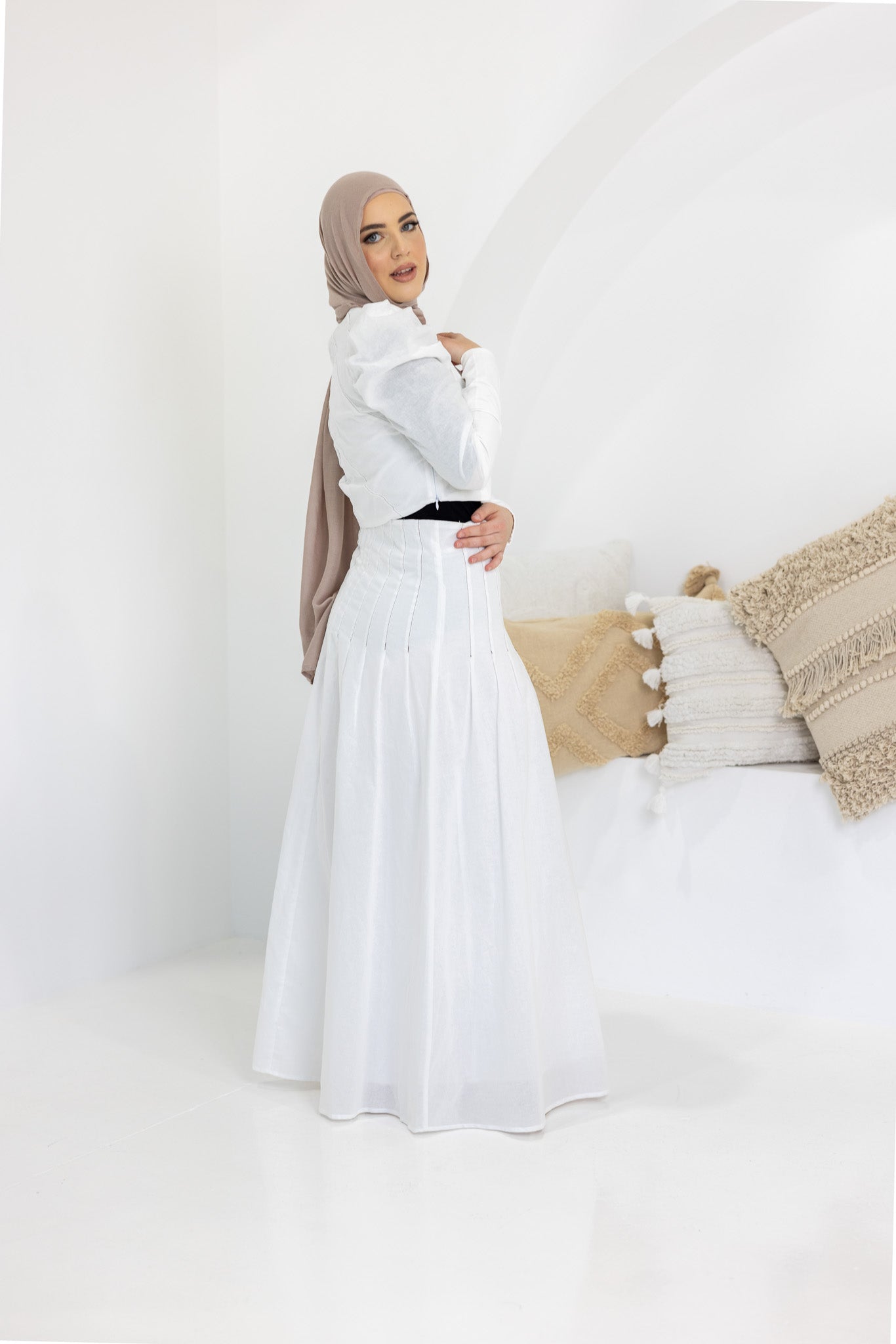 SM8298-White-skirt-top-set