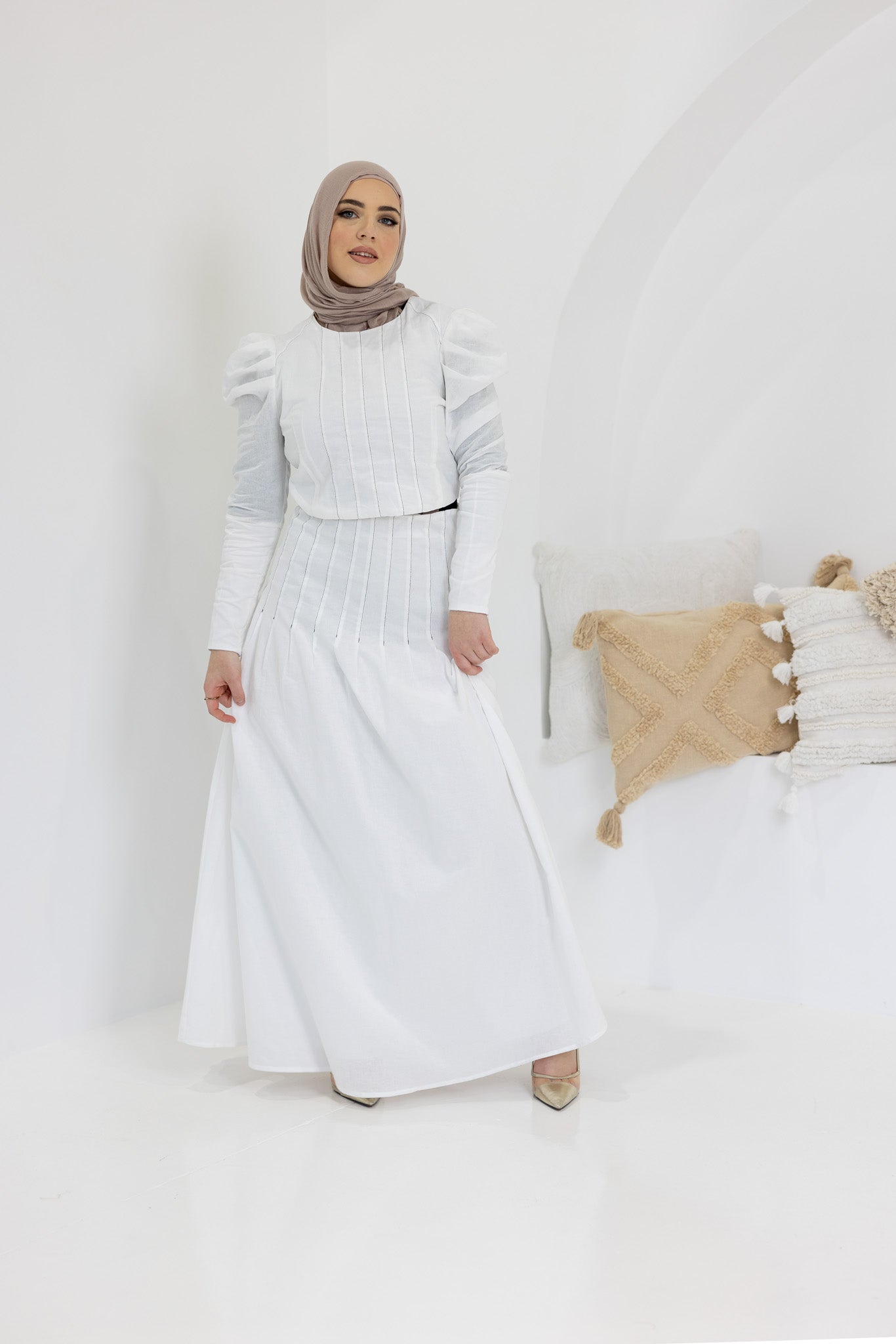 SM8298-White-skirt-top-set