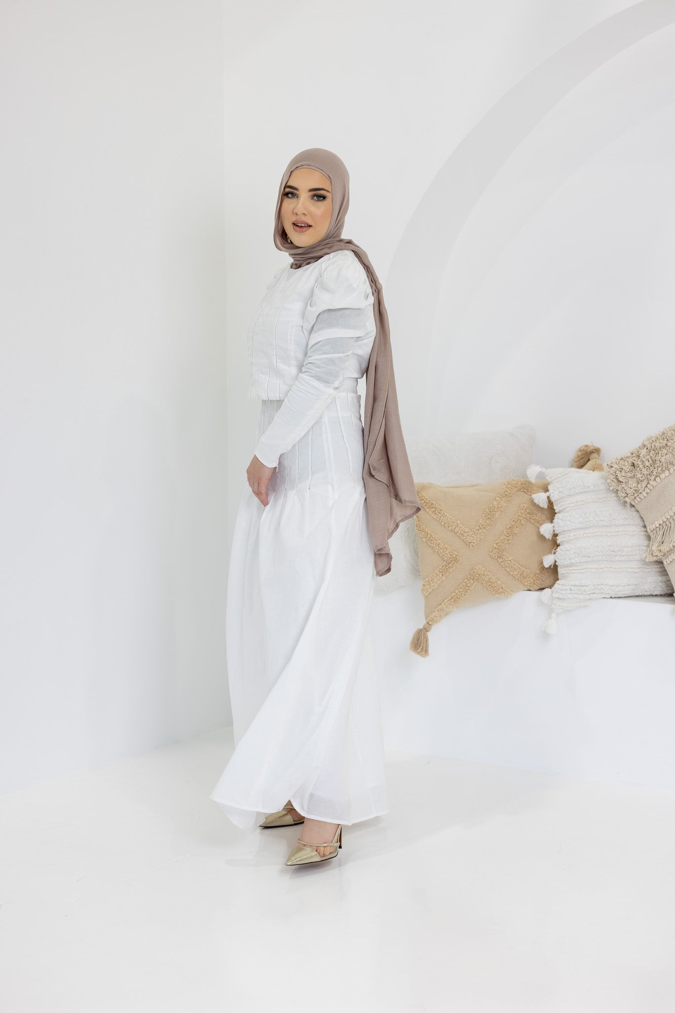 SM8298-White-skirt-top-set