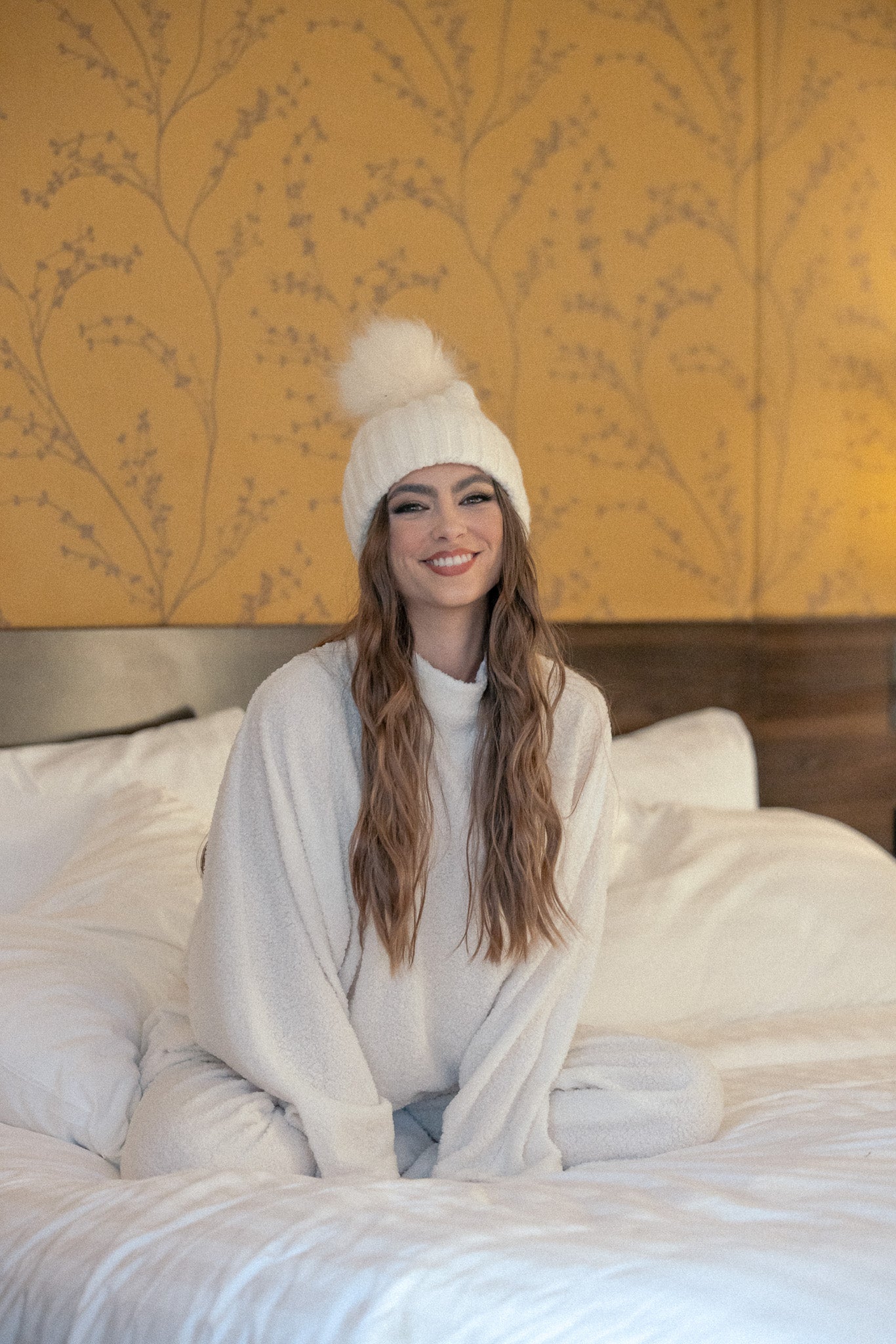SM8394White-lounge-top-pants-set