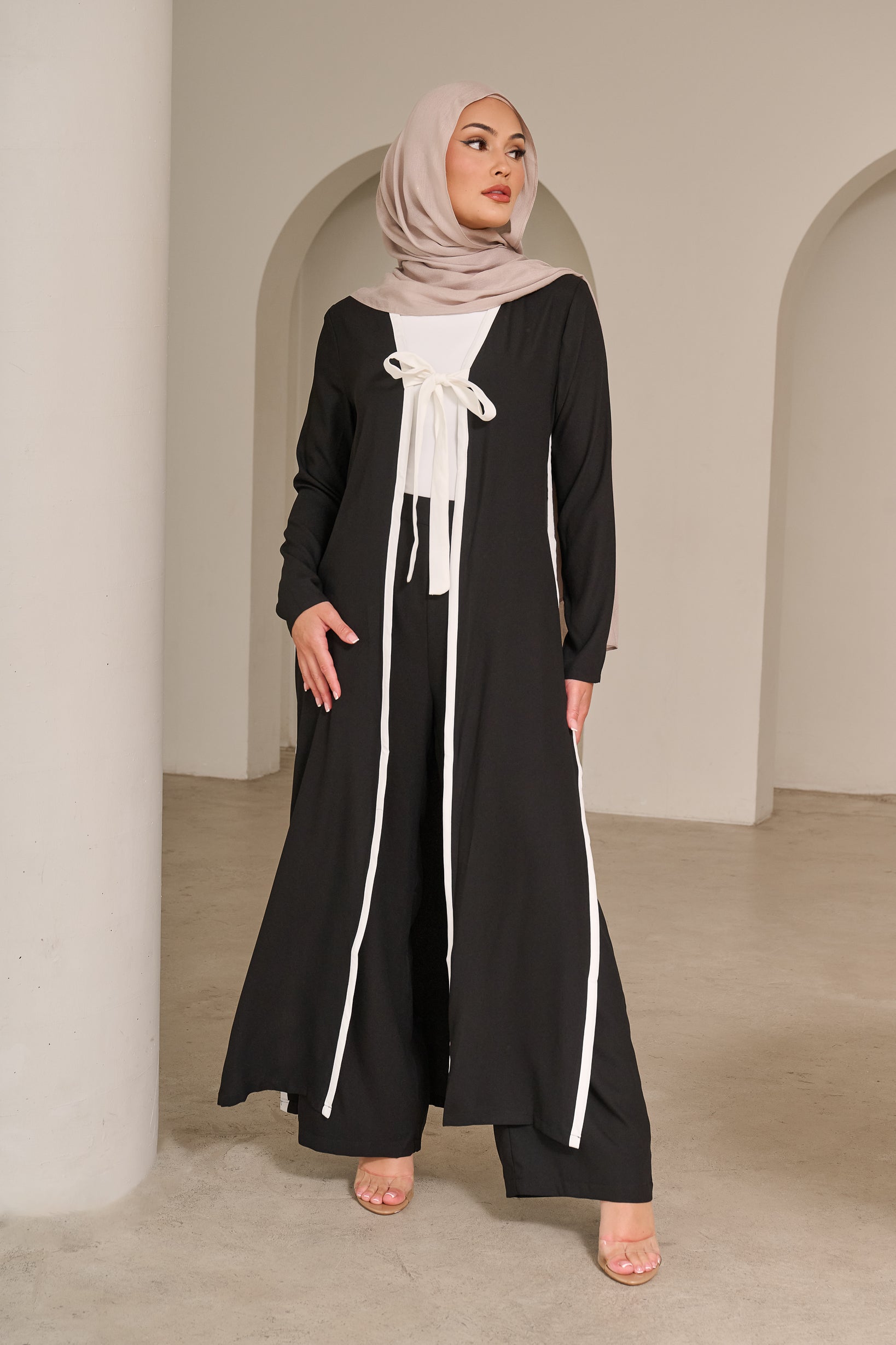 SS0008-BLA-outfit-set