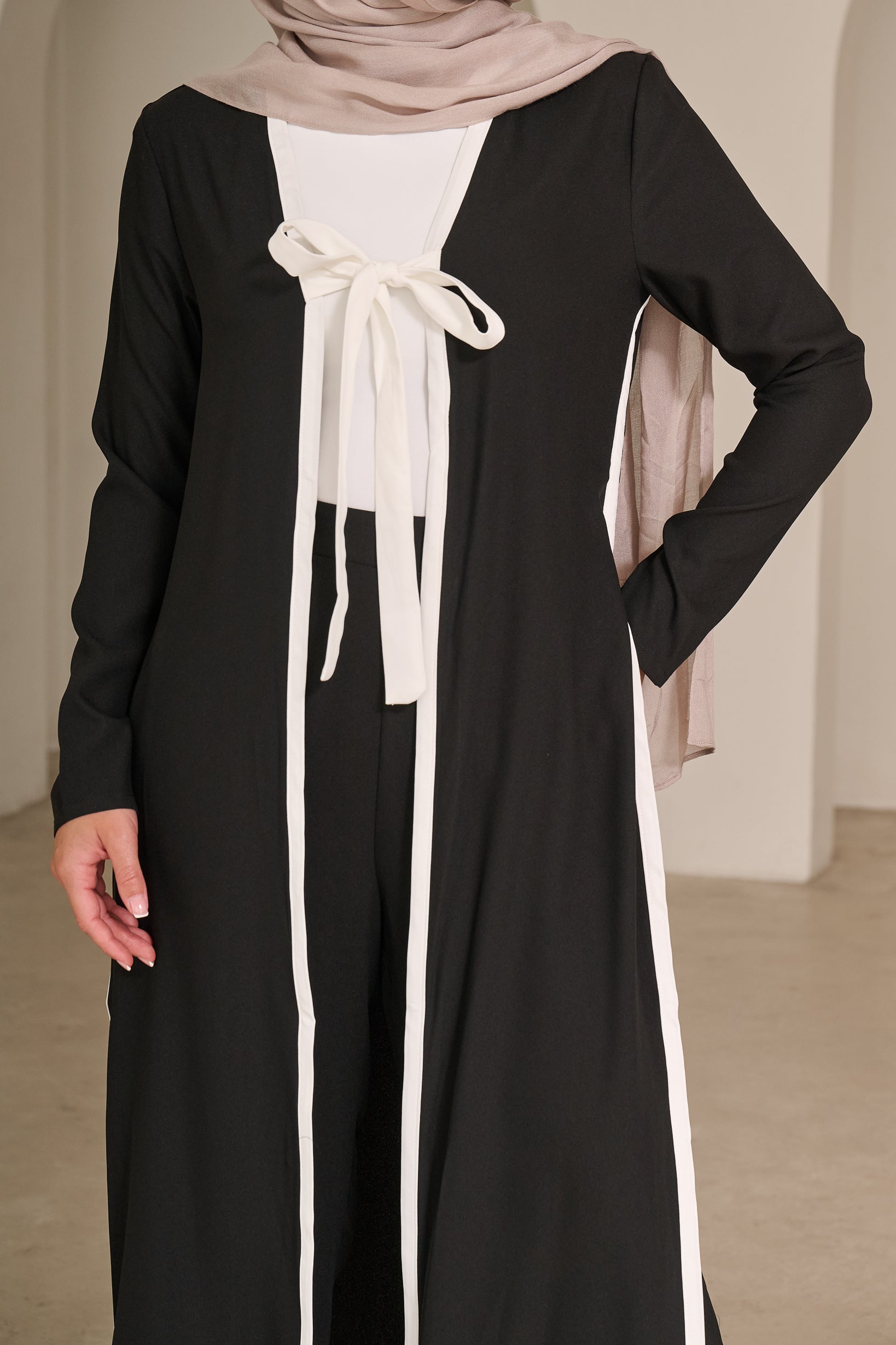 SS0008-BLA-outfit-set