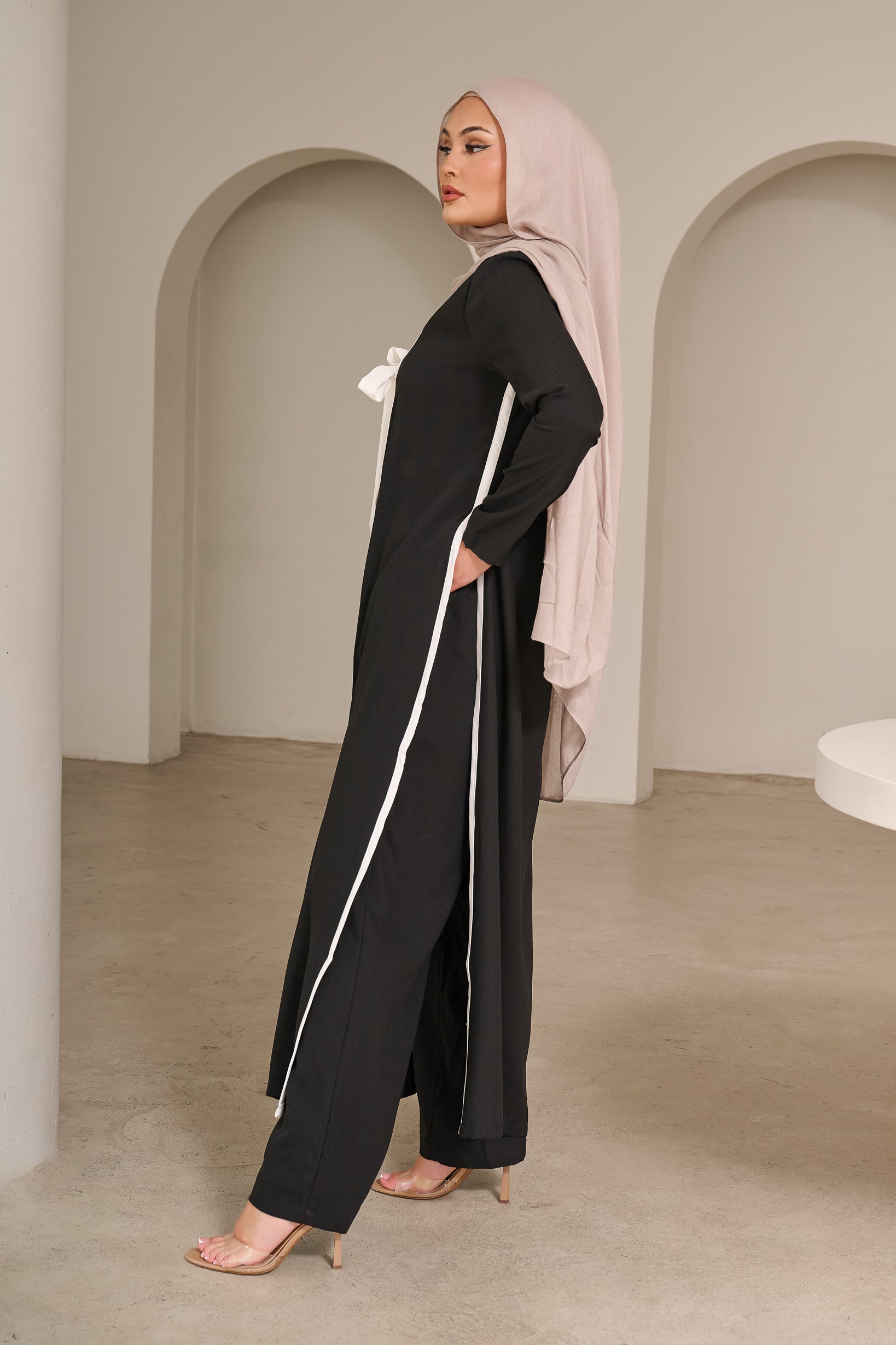 SS0008-BLA-outfit-set