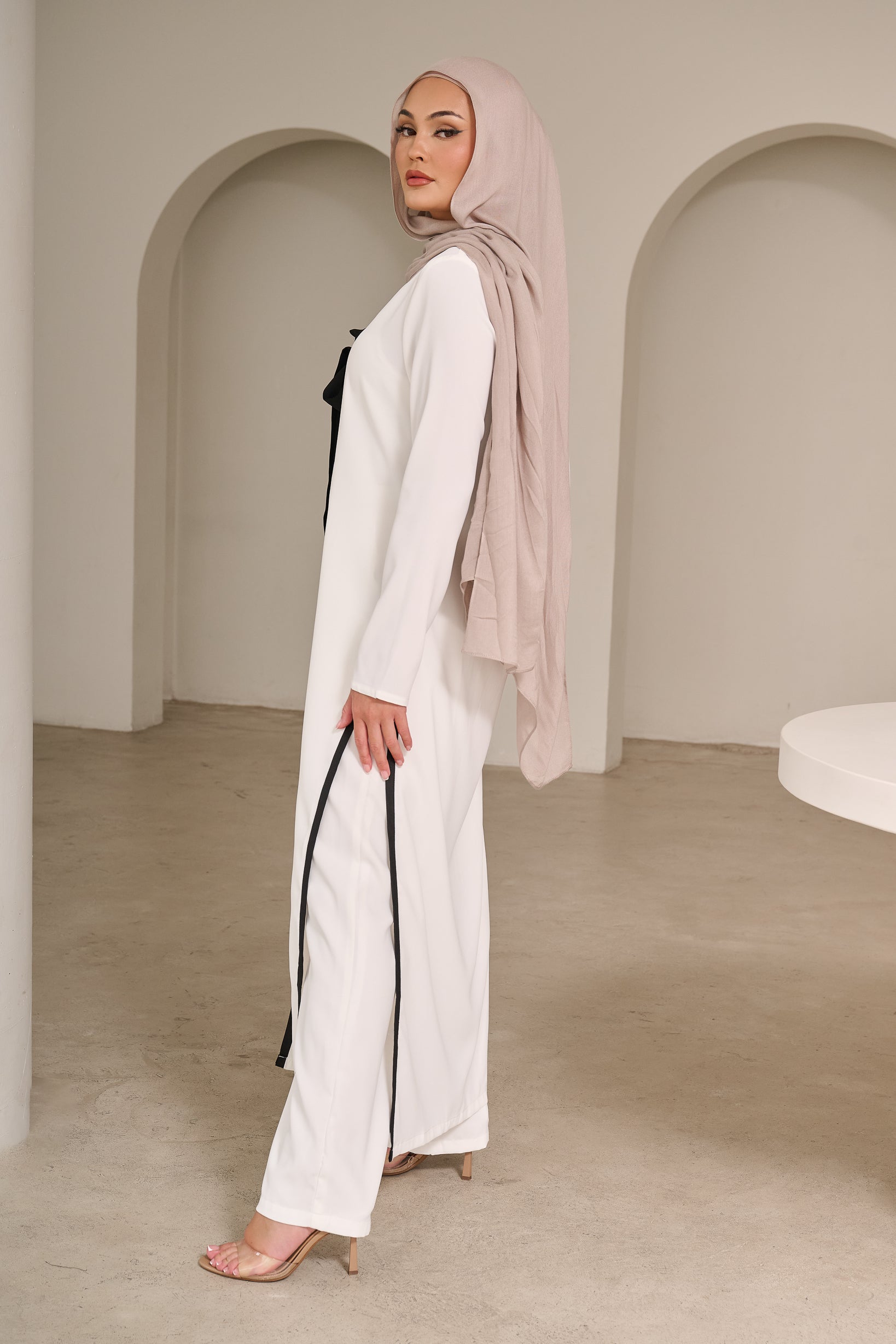 SS0008-WHI-outfit-set