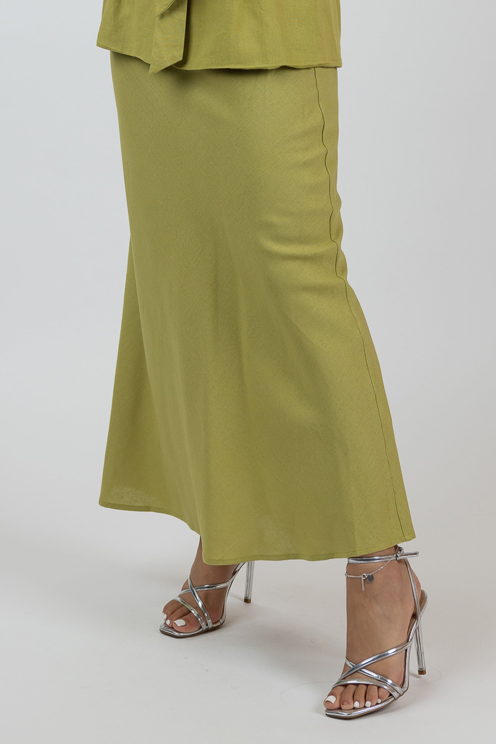 W10271-OLI-linen-skirt