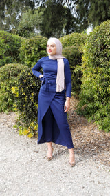 Delusion High Neck Tie Top -  Modelle