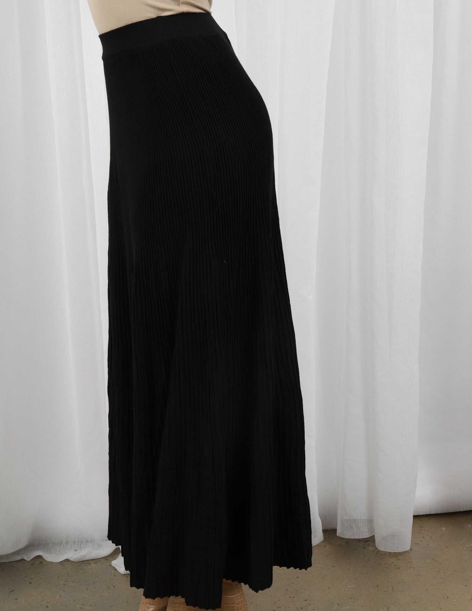 63055-BLK-skirt-knit