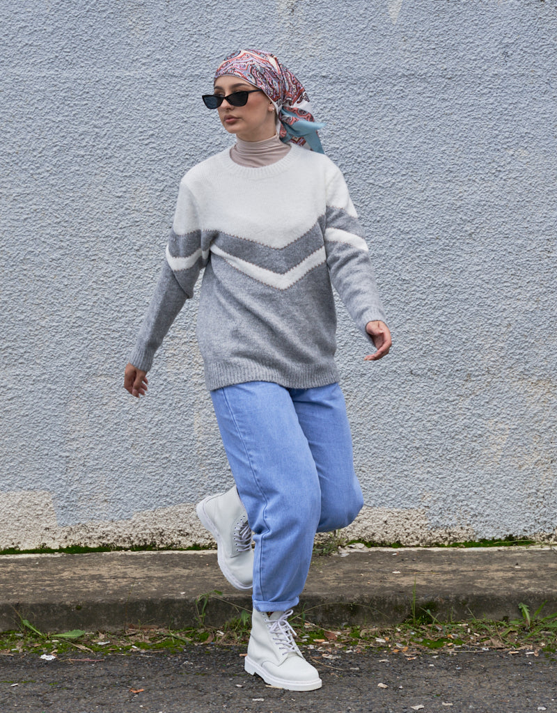 B5709-Grey-knit-jumper