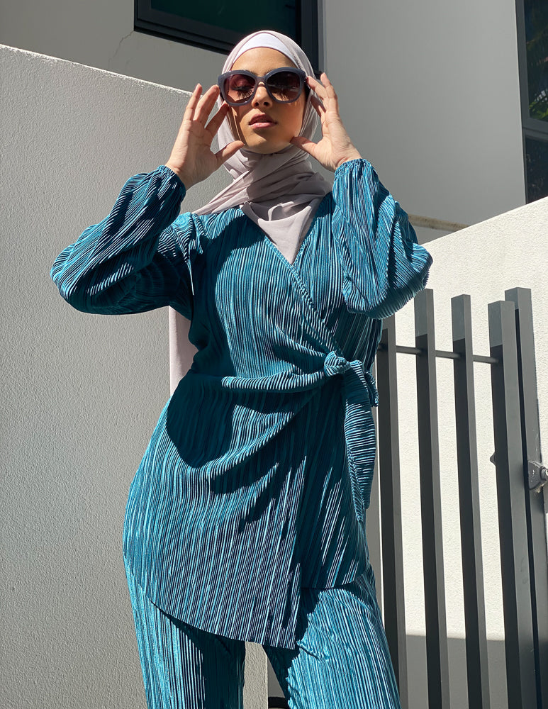 M00037-Turquoise-Crinkled-Top