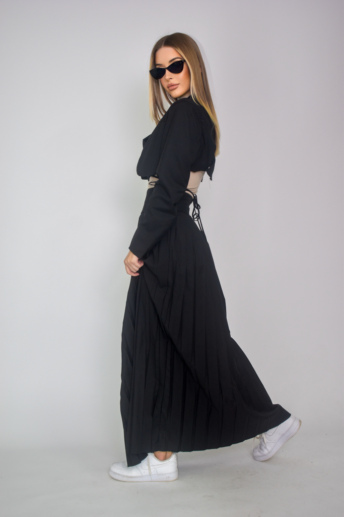 M7581Black-skirt