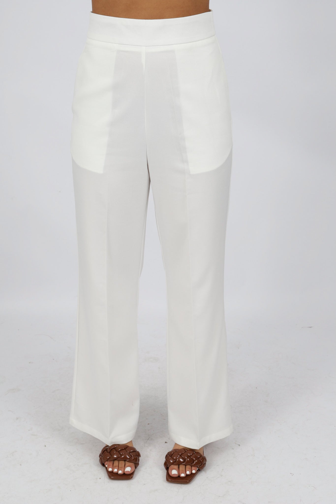 M7687White-pants