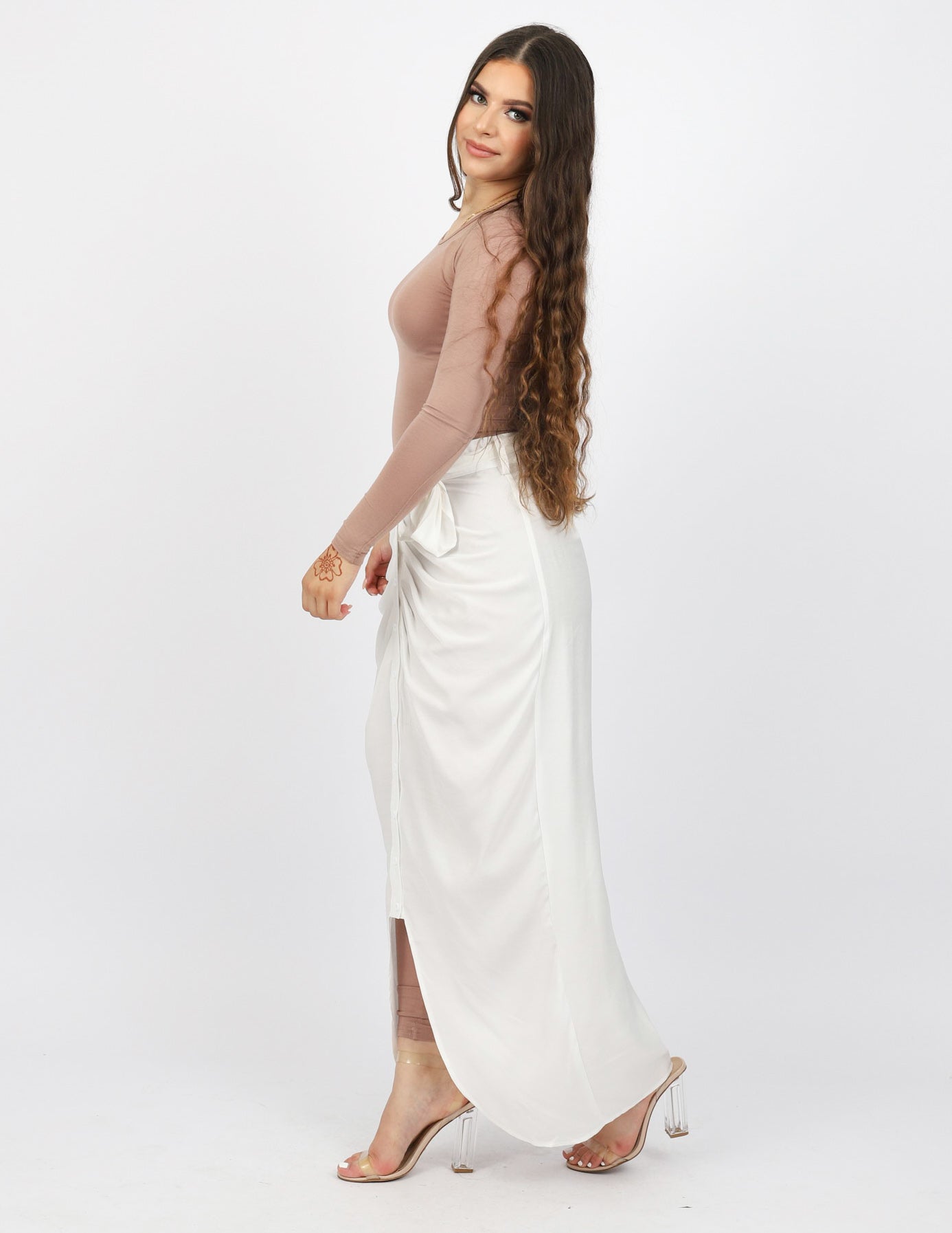 M7695White-skirt_9