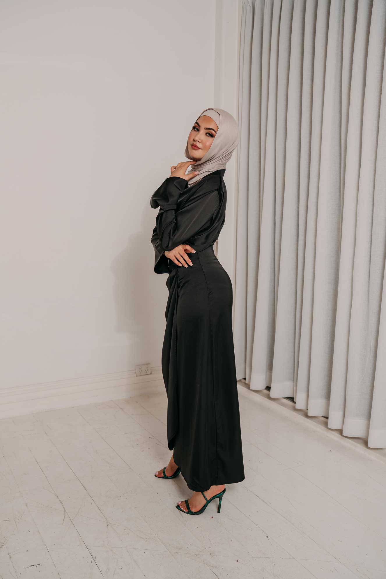 M7726Black-blouse-top