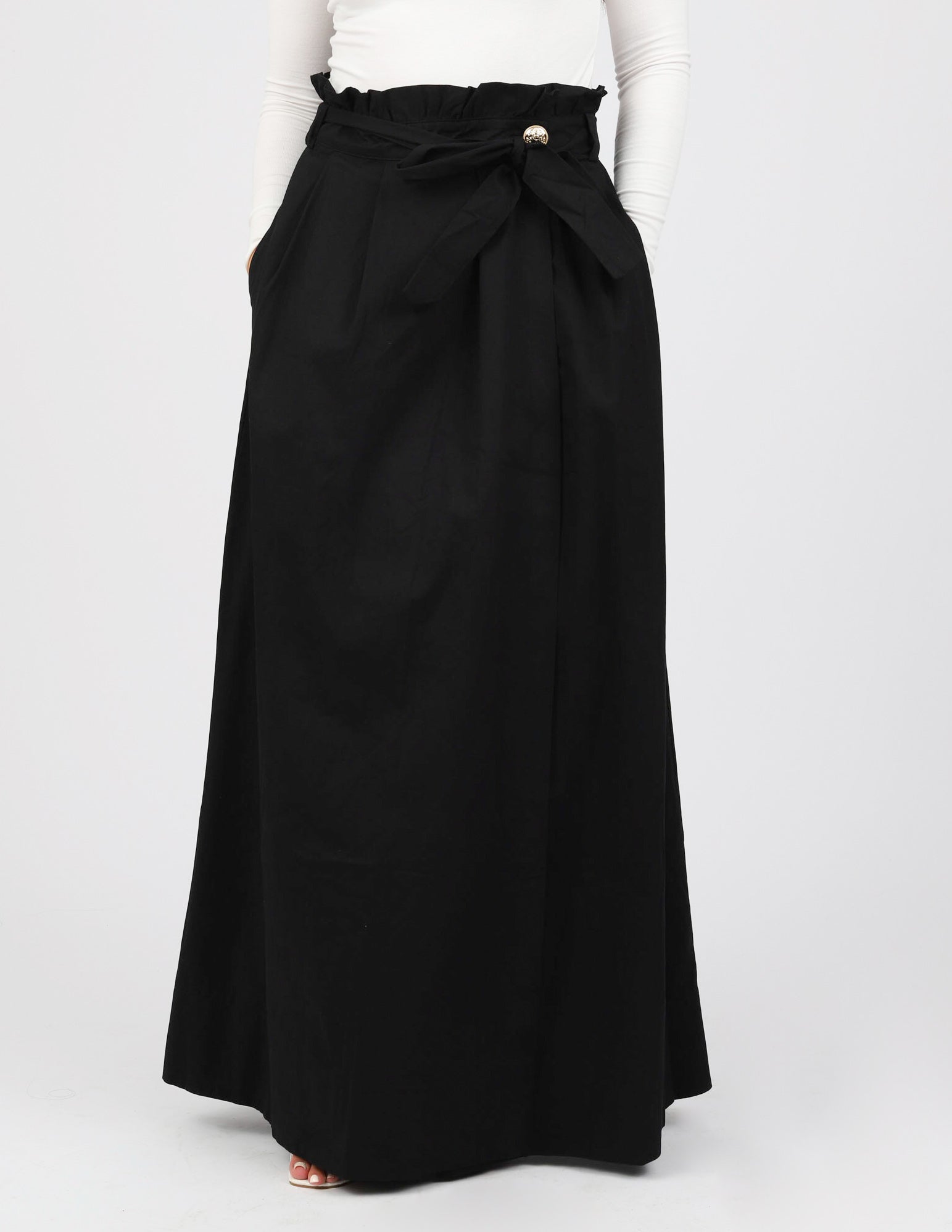 M7786Black-skirt