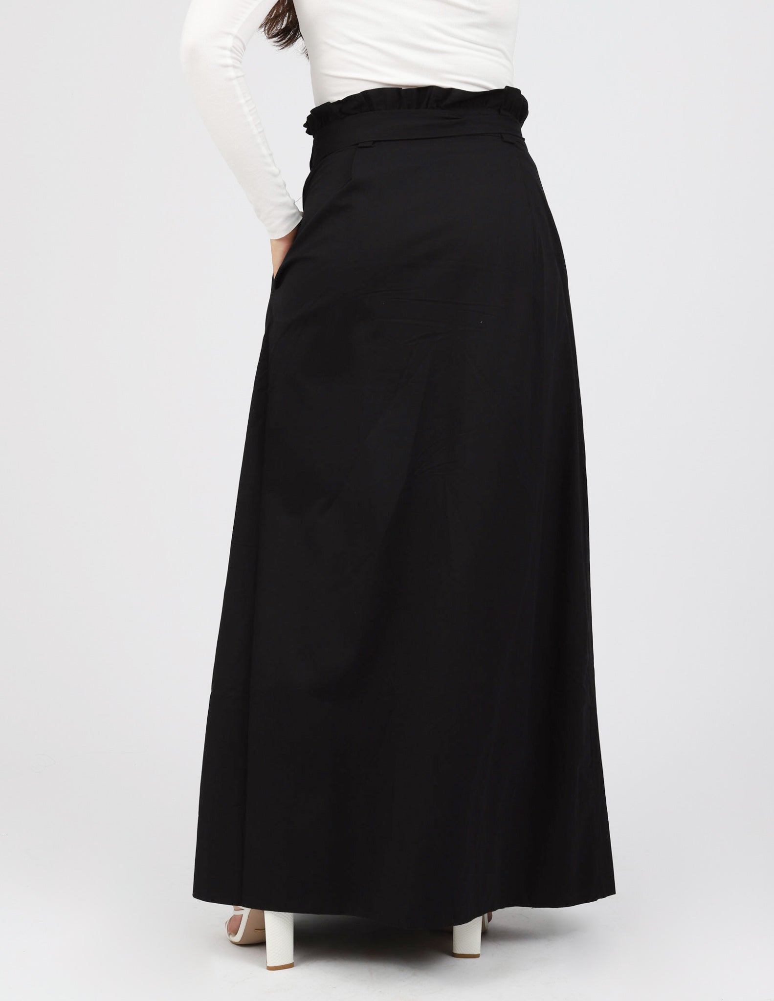 M7786Black-skirt