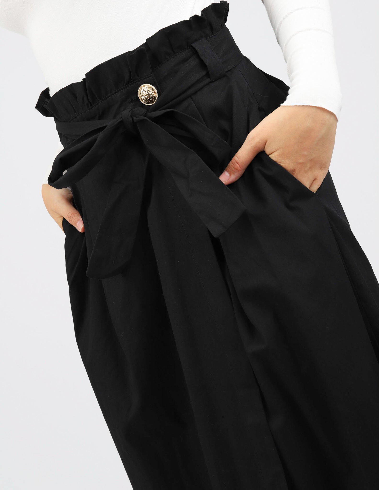 M7786Black-skirt