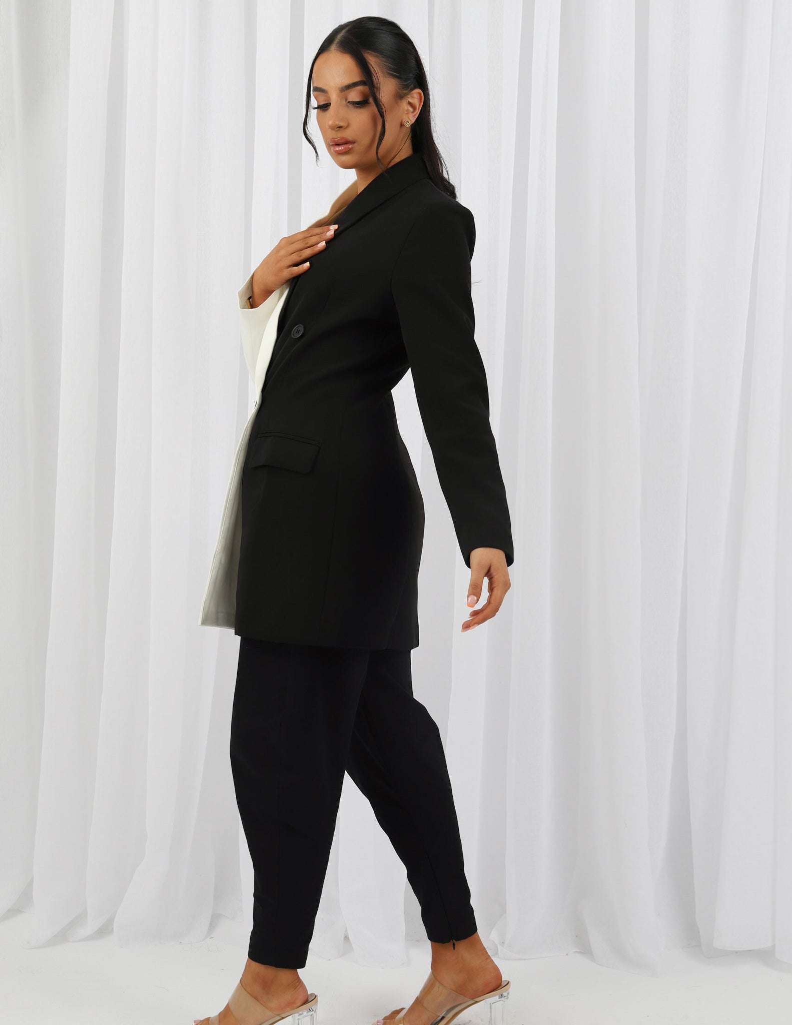 M7869blackandwhite-coat-jacket