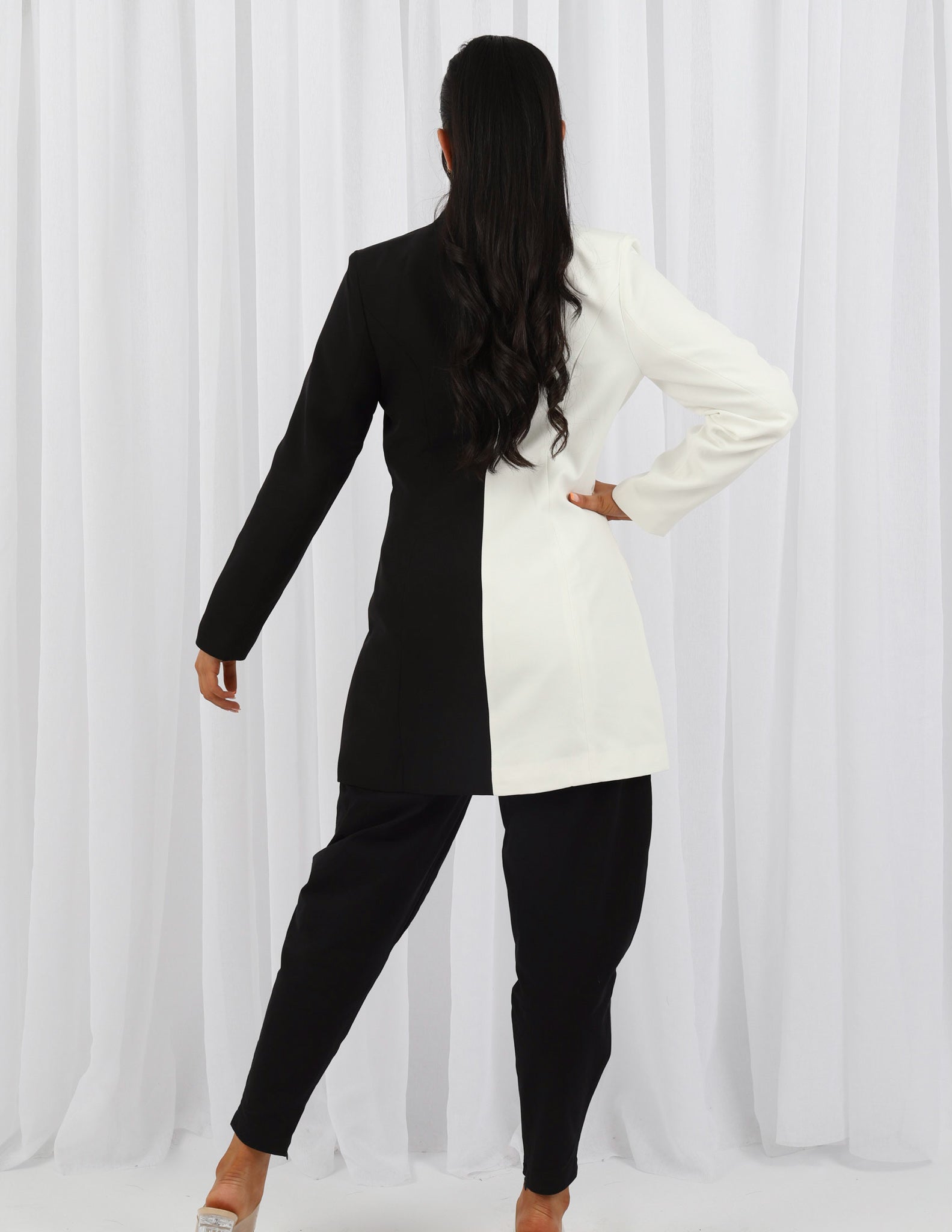 M7869blackandwhite-coat-jacket