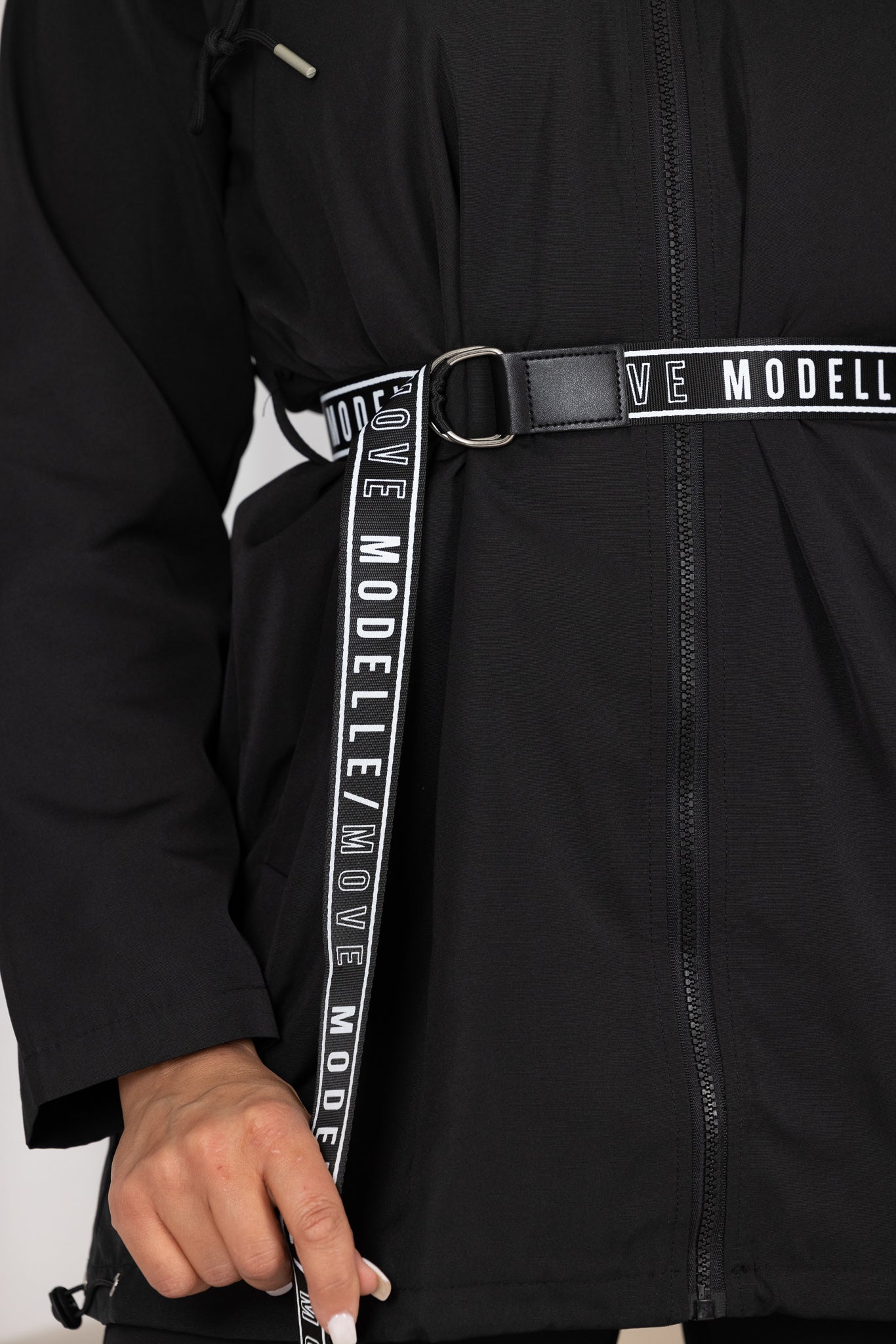 MR1042Black-jacket