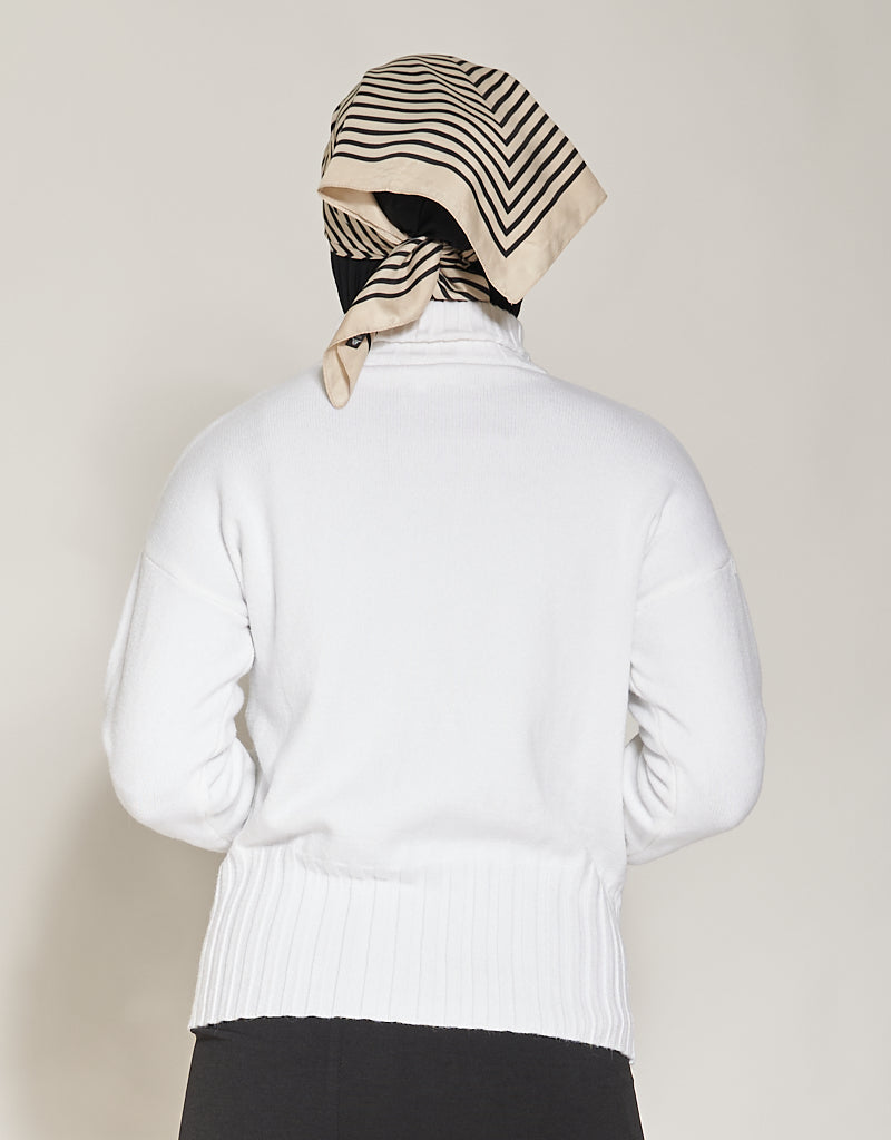 WS00156-White-knit-top