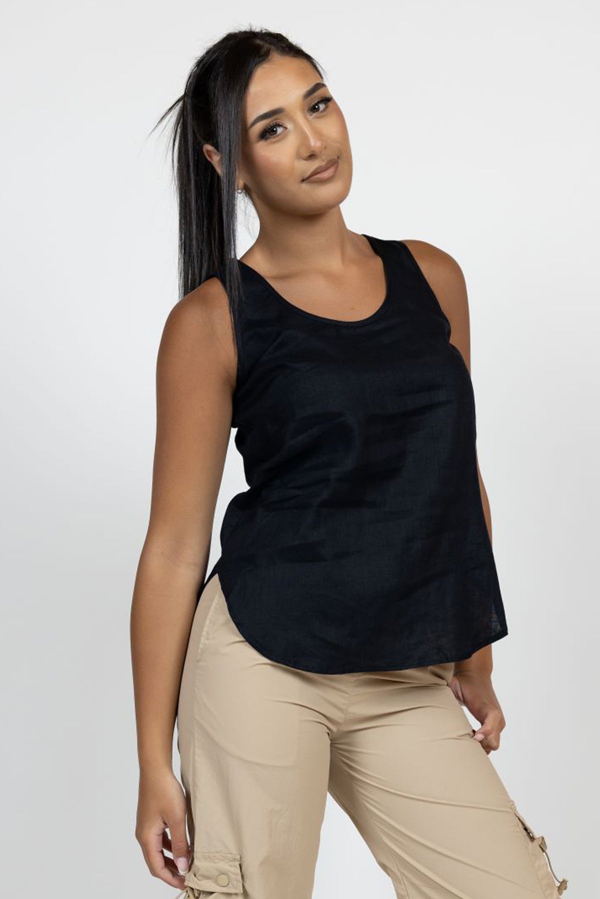 Women's Tops - Linen Tank Top | Modelle