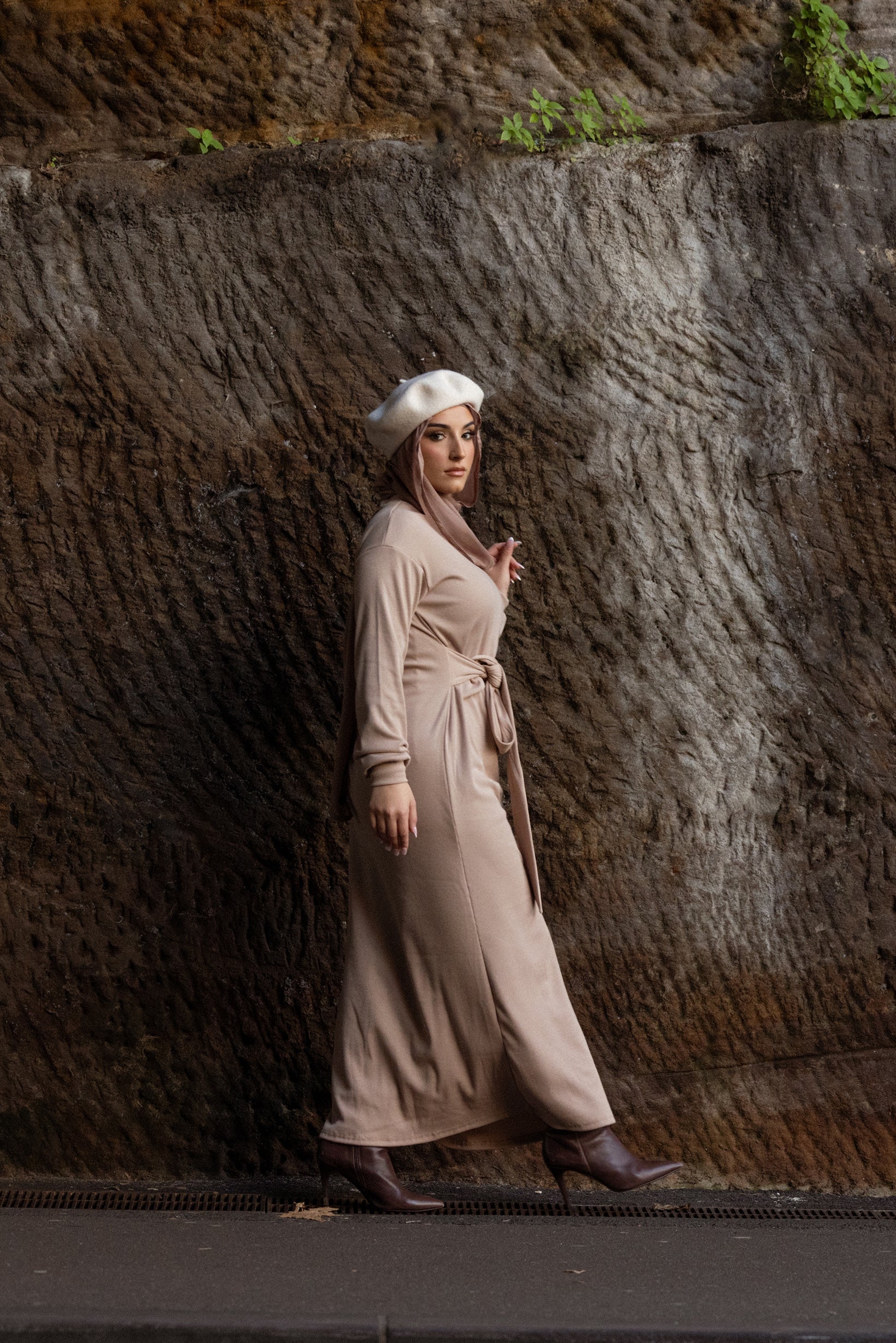 60928-NUD-dress-abaya