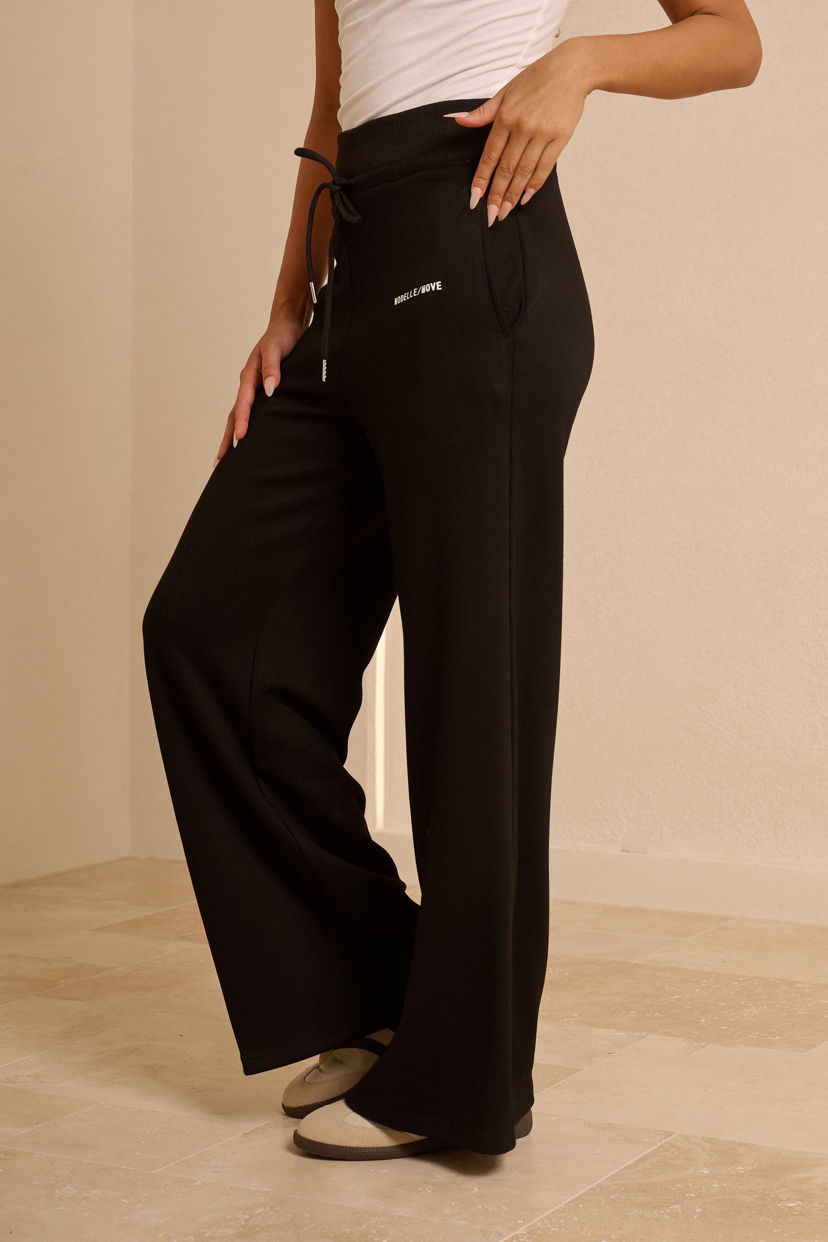 Modelle/Move Juno Pants — ÈLAN Edit