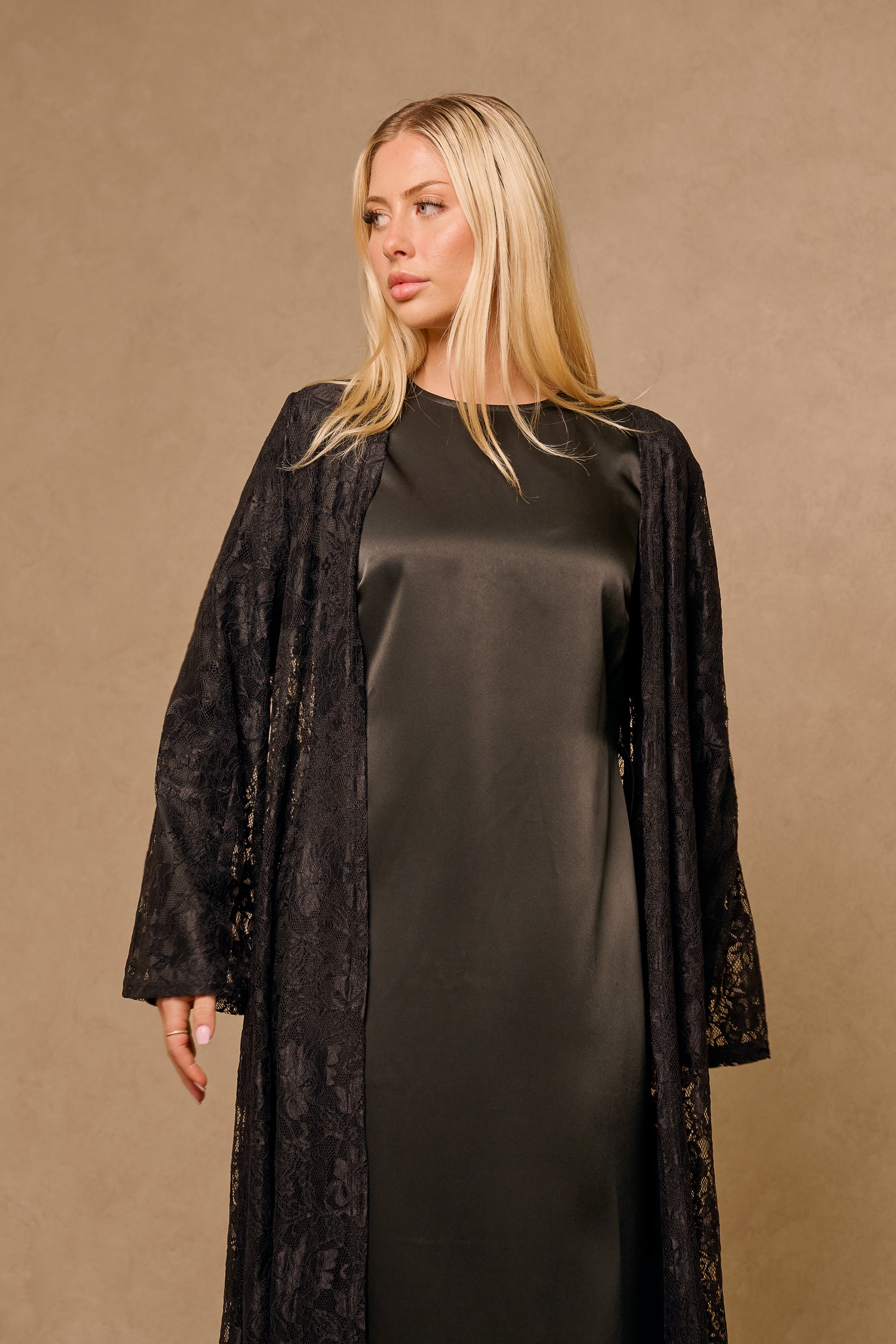 Vionne Lace Set