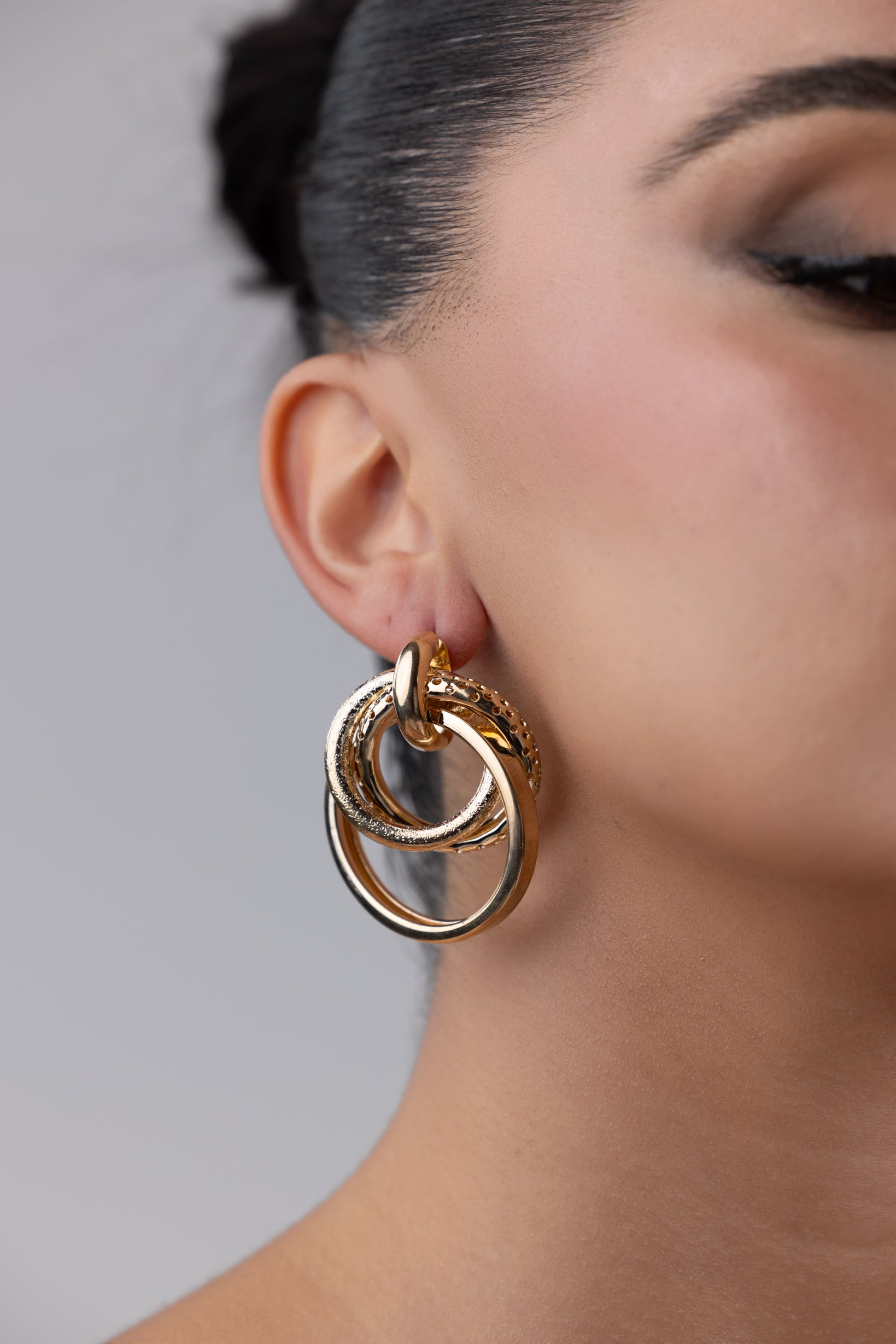 EAR016-Gold-earrings-accessories