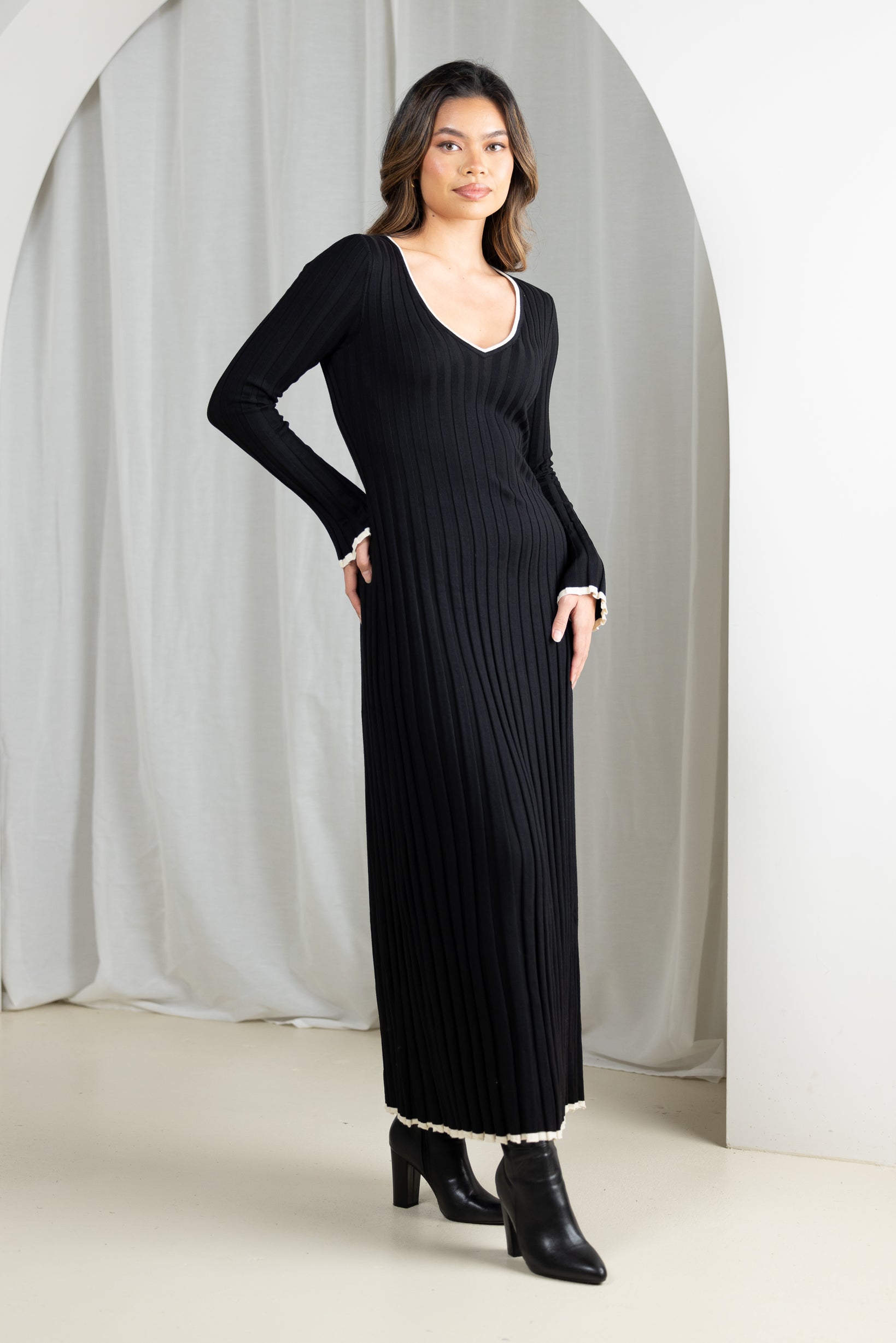 KM840-BLK-dress-knit