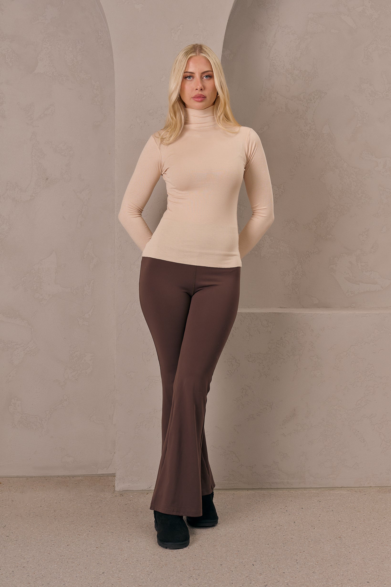 M00178-beige-basic-top