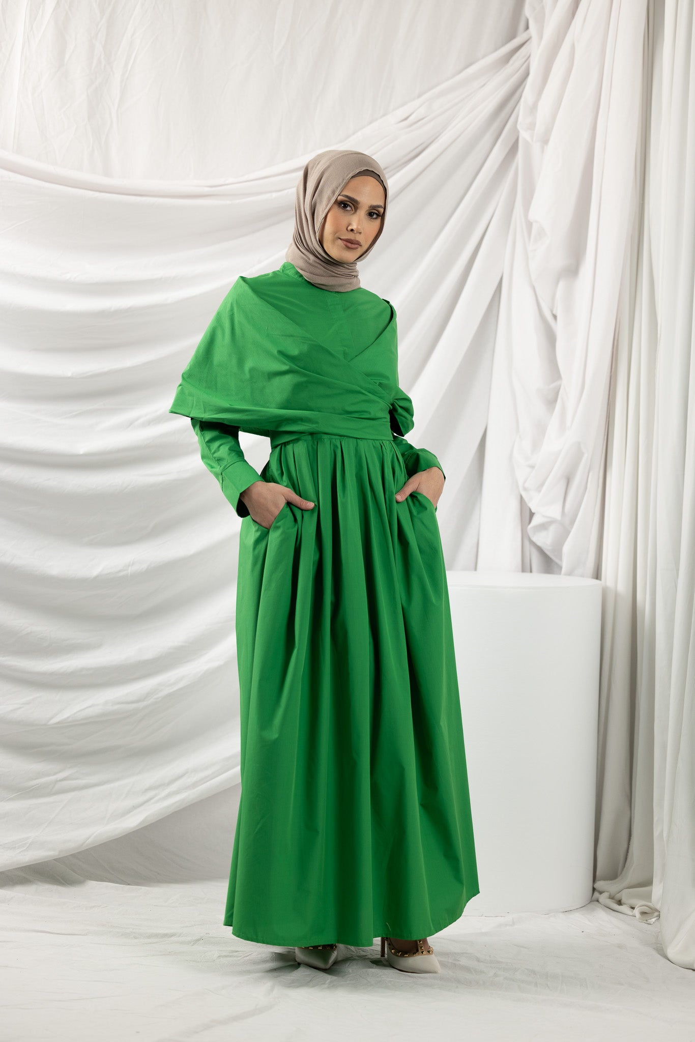 M8054-GRN-abaya-dress