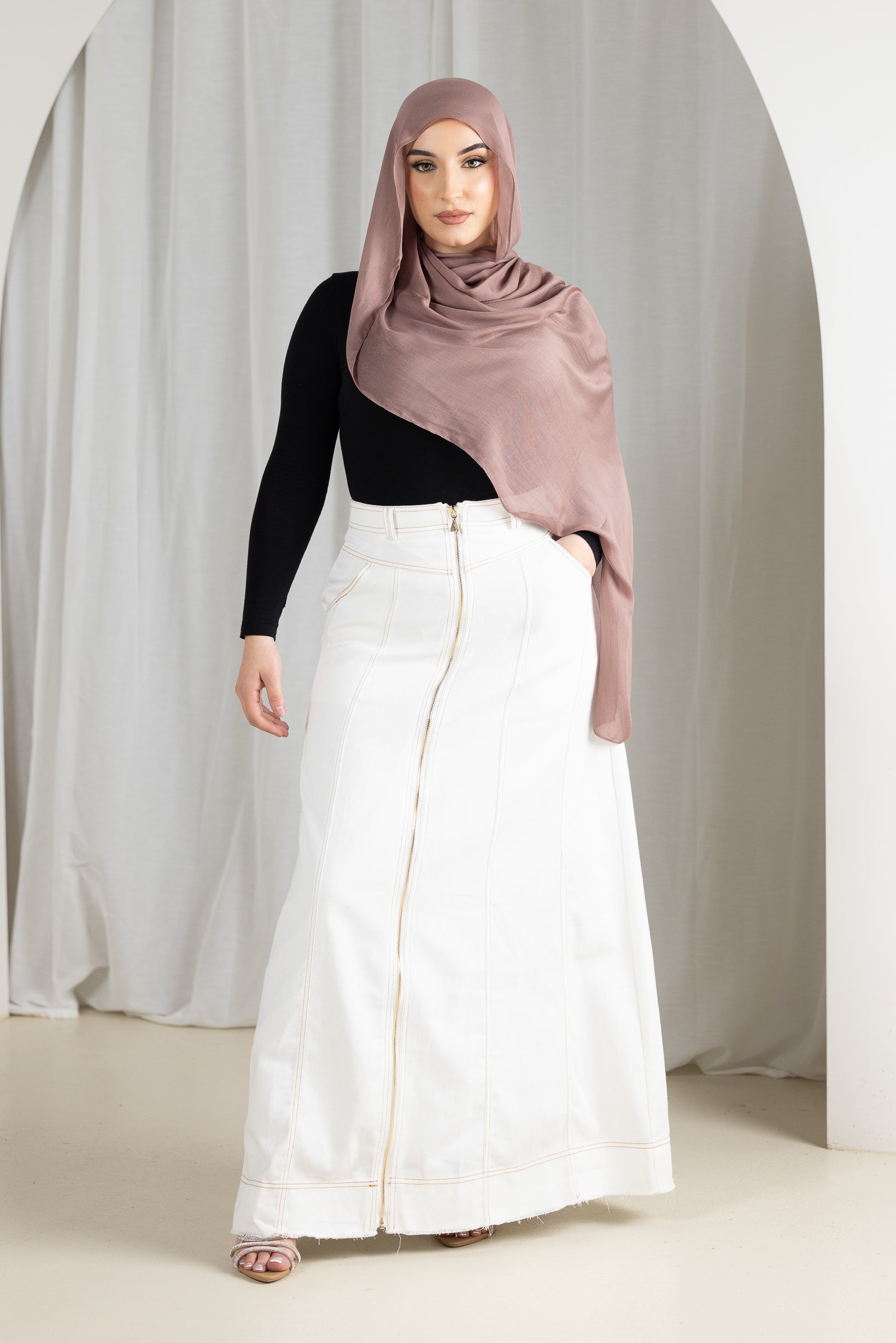 M8128White-skirt